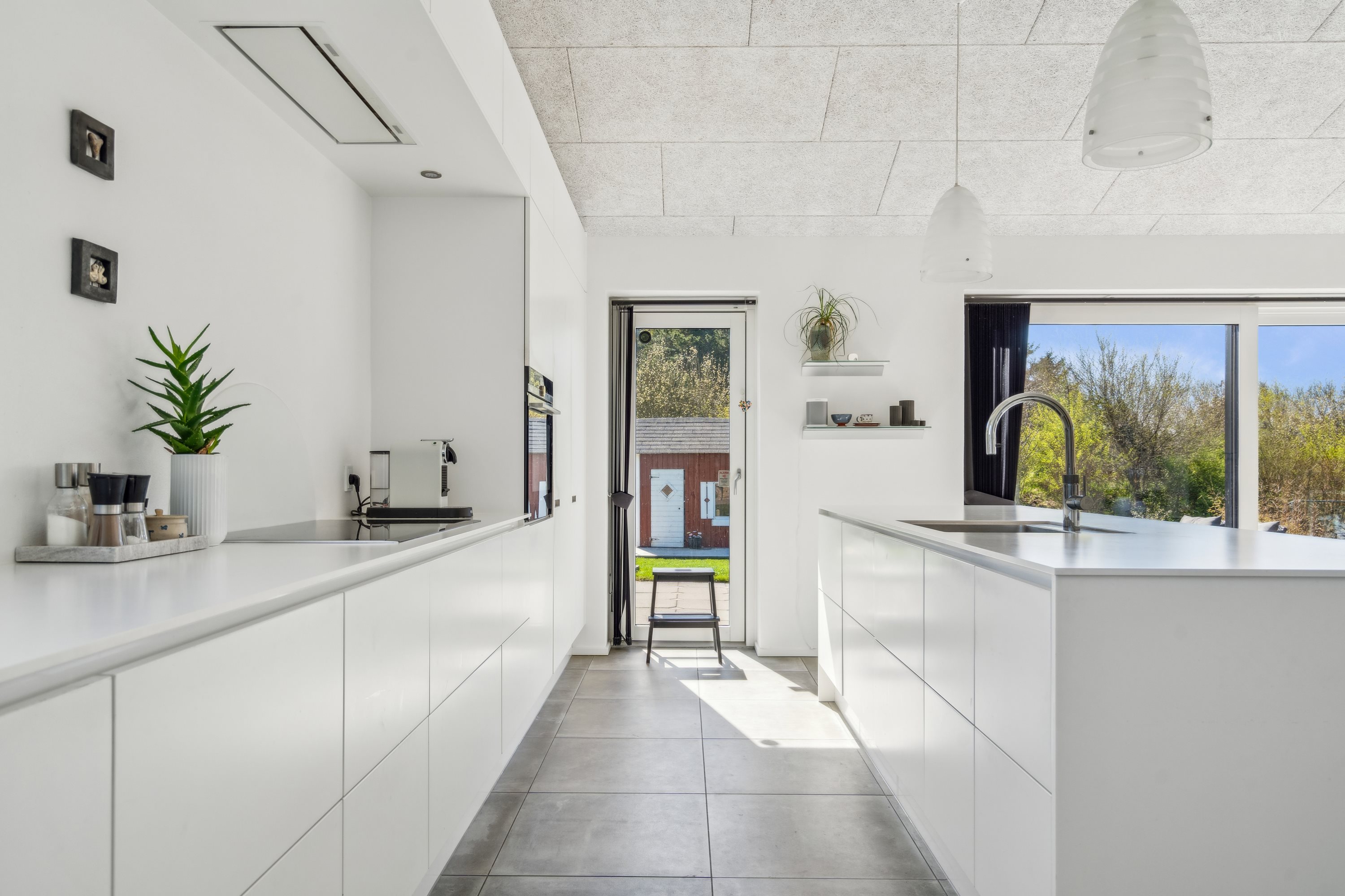 Fremhævet køkken billede i fuldskærmstilstand. Billede af J P Ladefogedsvej 10, 9850 Hirtshals