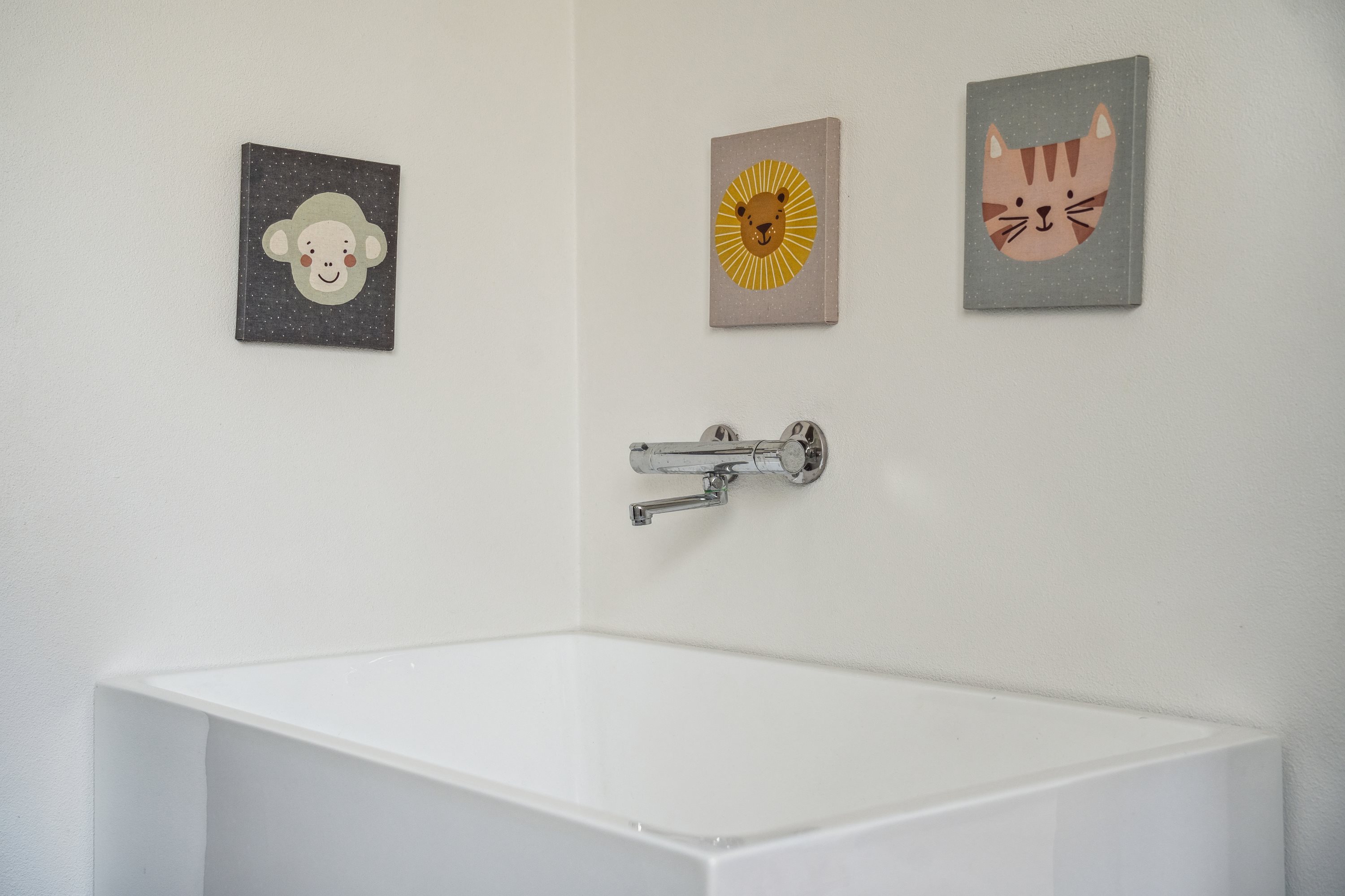 Fremhævet badeværelse billede i fuldskærmstilstand. Billede af J P Ladefogedsvej 10, 9850 Hirtshals