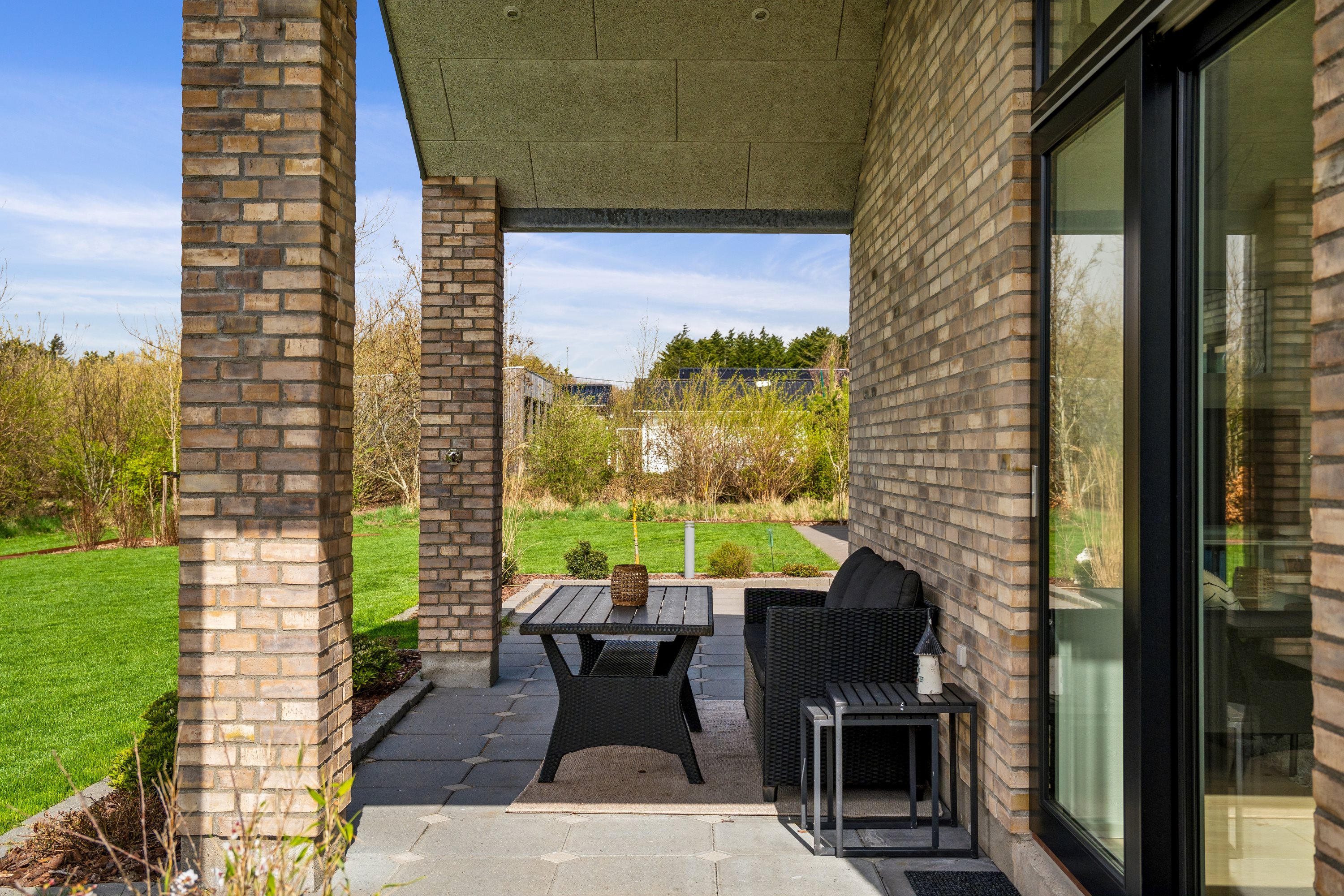 Fremhævet terrasse billede i fuldskærmstilstand. Billede af J P Ladefogedsvej 10, 9850 Hirtshals