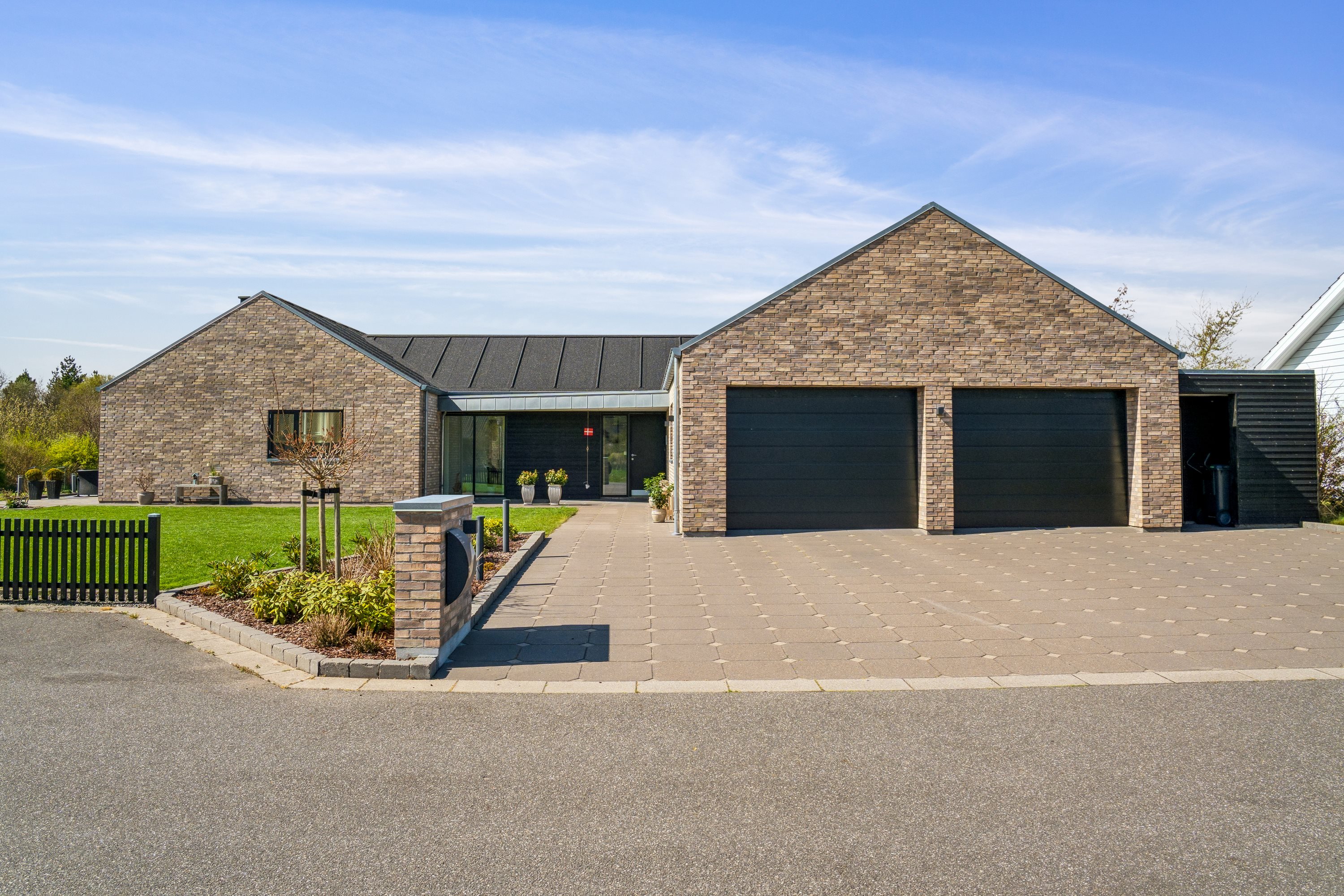 Fremhævet ejendom 1 billede i fuldskærmstilstand. Billede af J P Ladefogedsvej 10, 9850 Hirtshals