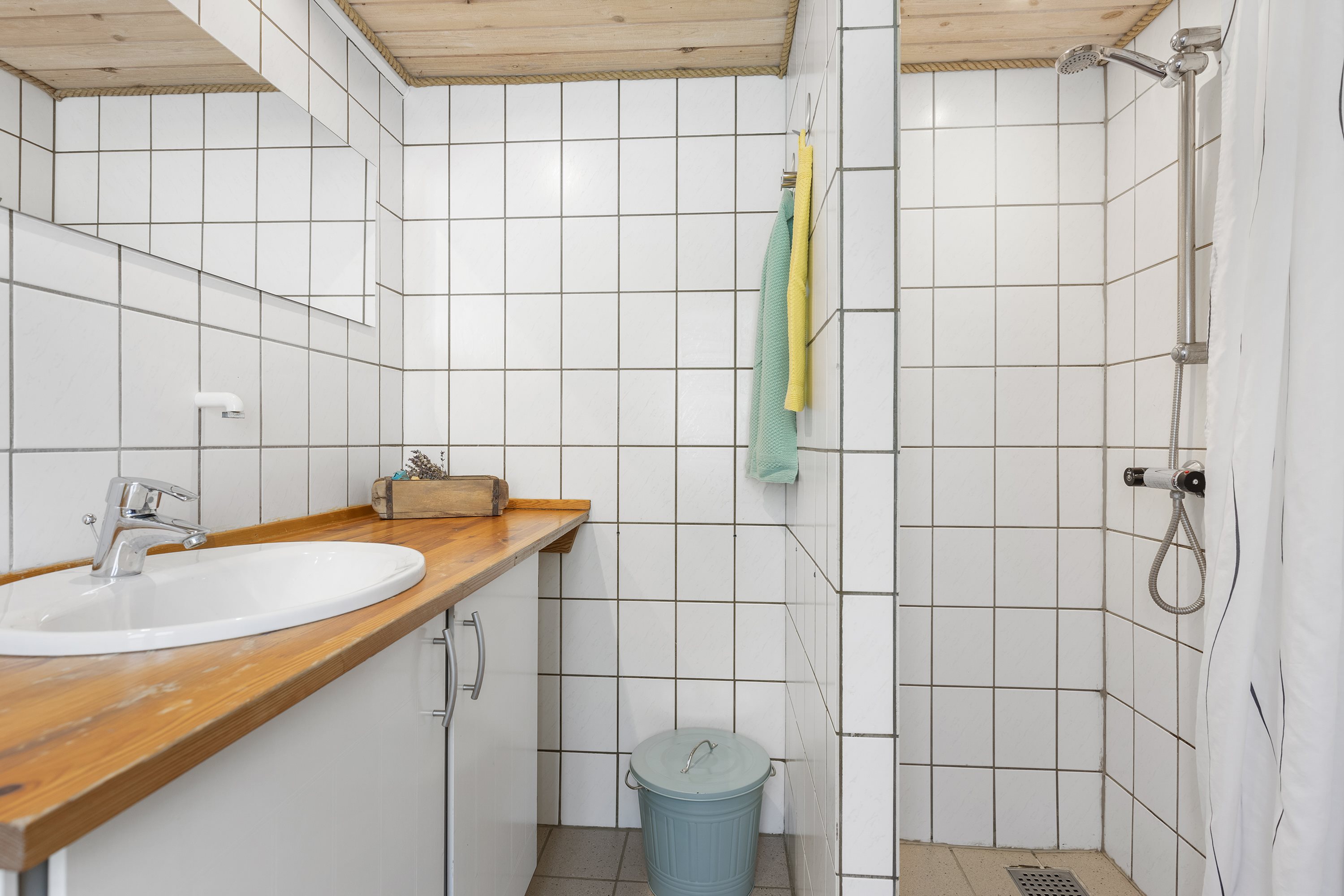 Fremhævet badeværelse billede i fuldskærmstilstand. Billede af Granvænget 25, Bjergby, 9800 Hjørring