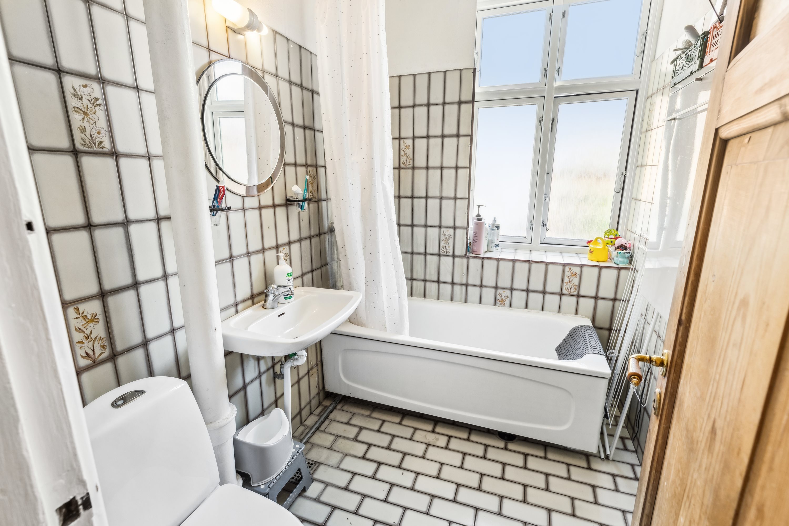 Fremhævet badeværelse billede i fuldskærmstilstand. Billede af Toftegårds Plads 6, 3. th., 2500 Valby