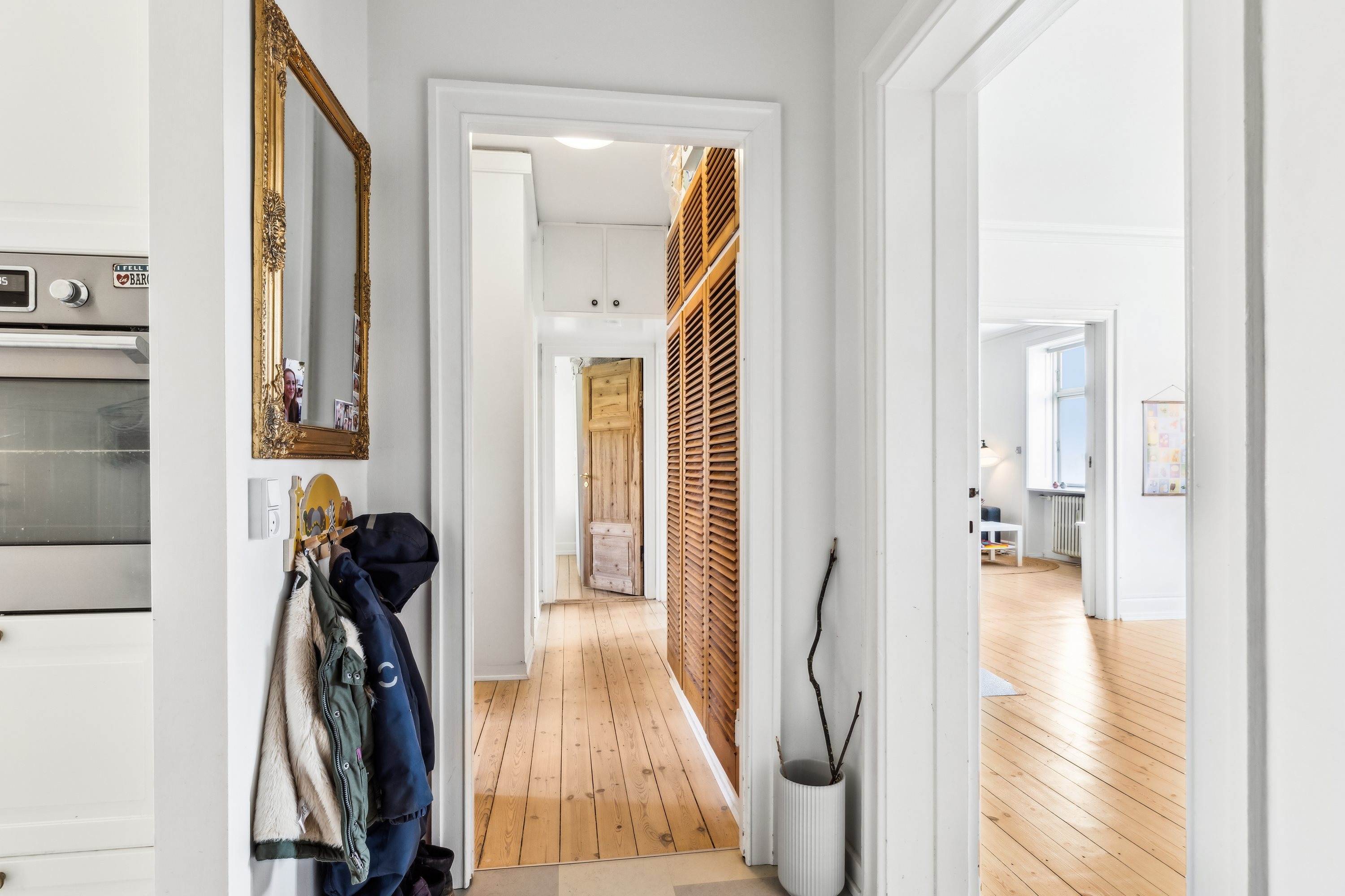 Fremhævet entré billede i fuldskærmstilstand. Billede af Toftegårds Plads 6, 3. th., 2500 Valby