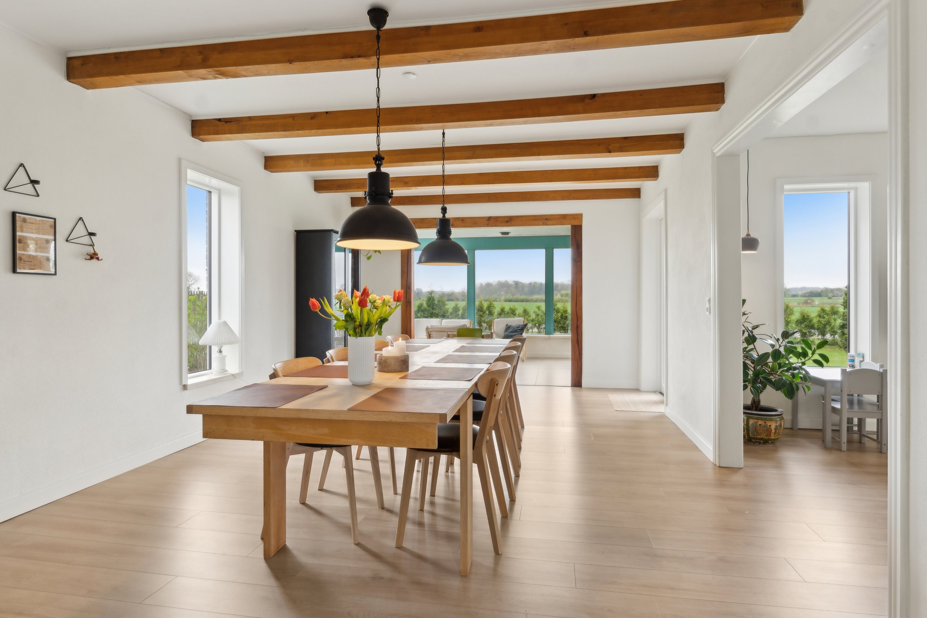 Fremhævet spisestue billede i fuldskærmstilstand. Billede af Nyborgvej 25, 5863 Ferritslev Fyn