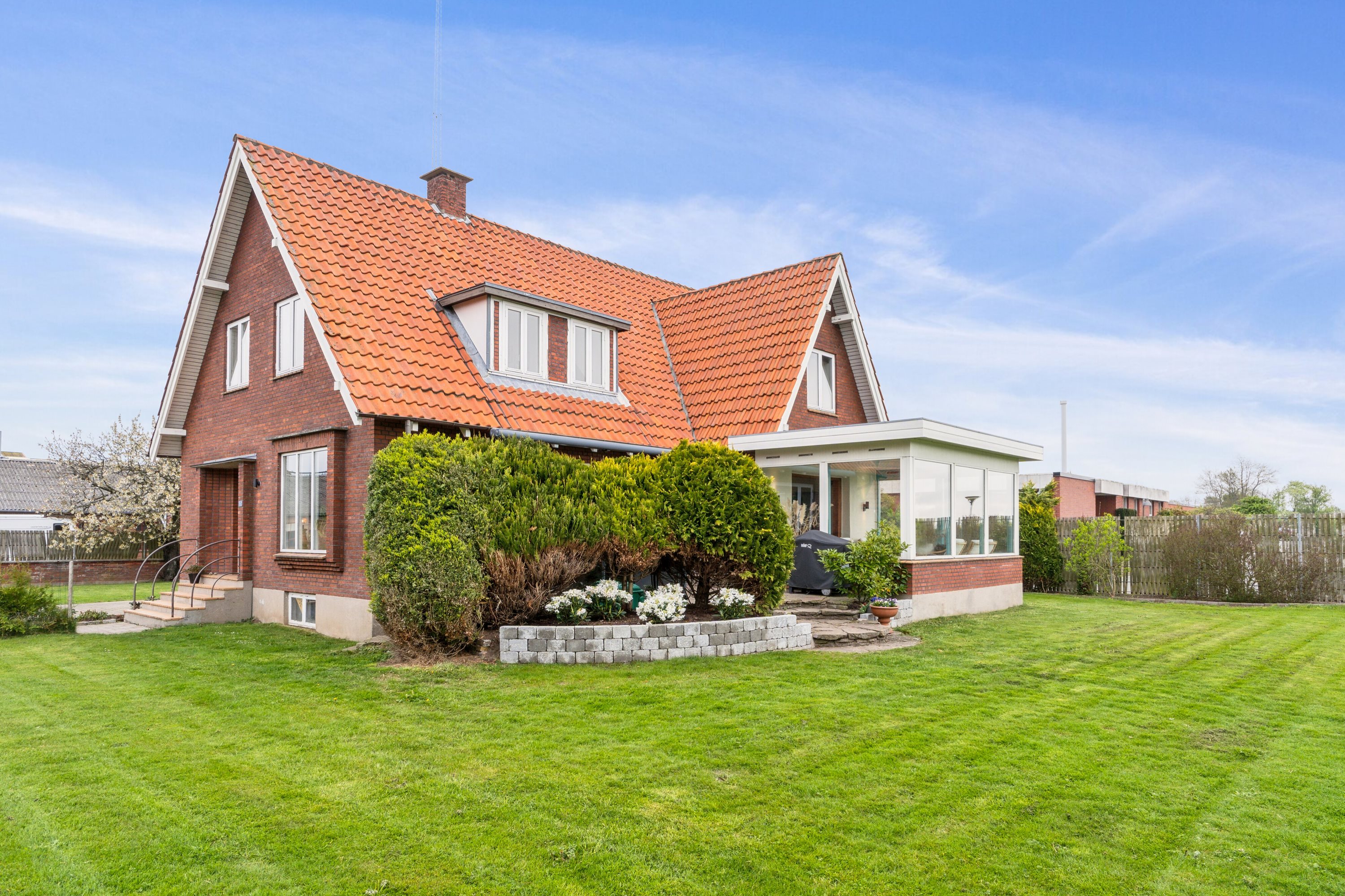 Fremhævet set fra haven billede i fuldskærmstilstand. Billede af Nyborgvej 25, 5863 Ferritslev Fyn