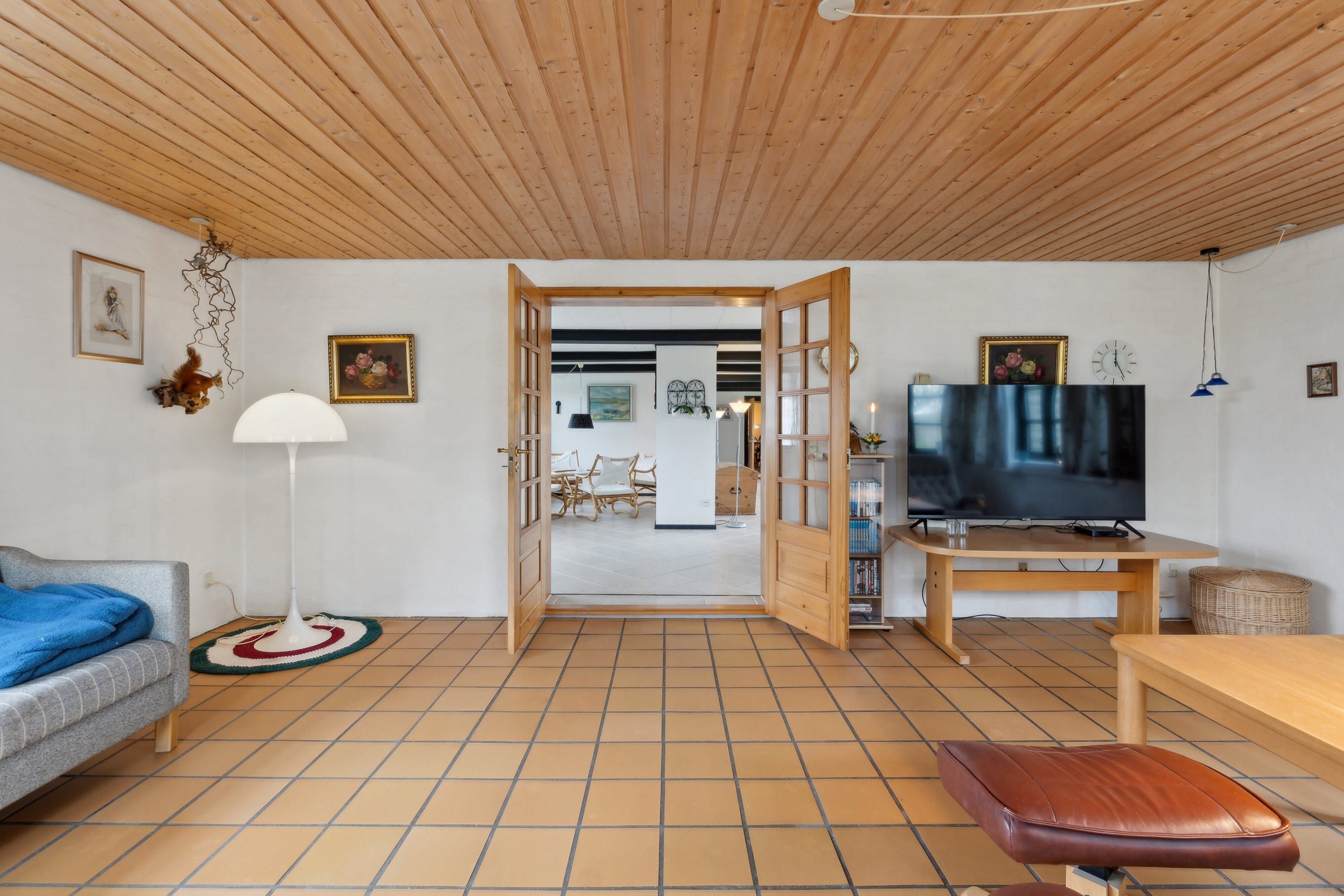 Fremhævet stue billede i fuldskærmstilstand. Billede af Skovballevej 44, Tåsinge, 5700 Svendborg