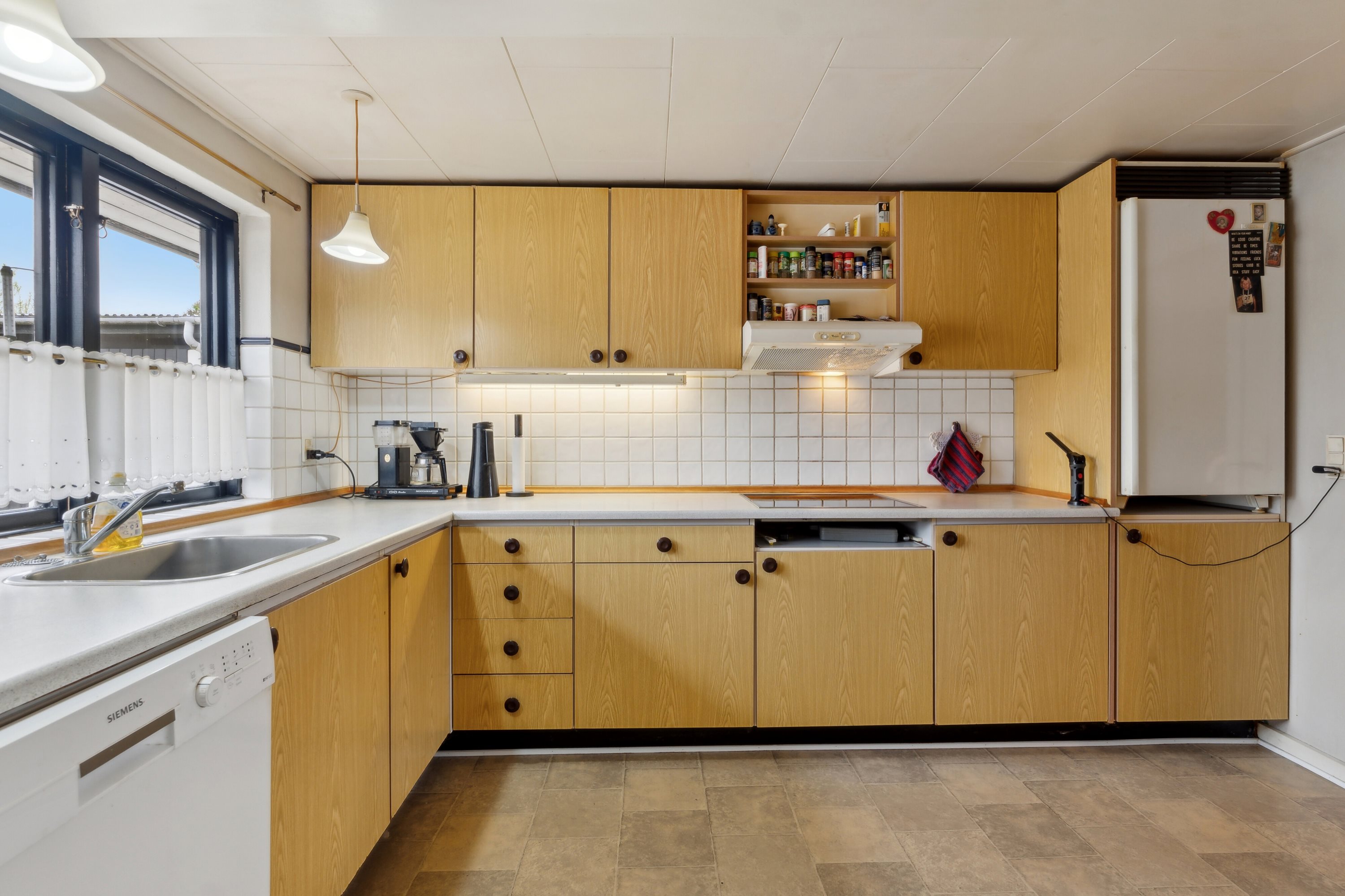 Fremhævet køkken billede i fuldskærmstilstand. Billede af Skovballevej 44, Tåsinge, 5700 Svendborg