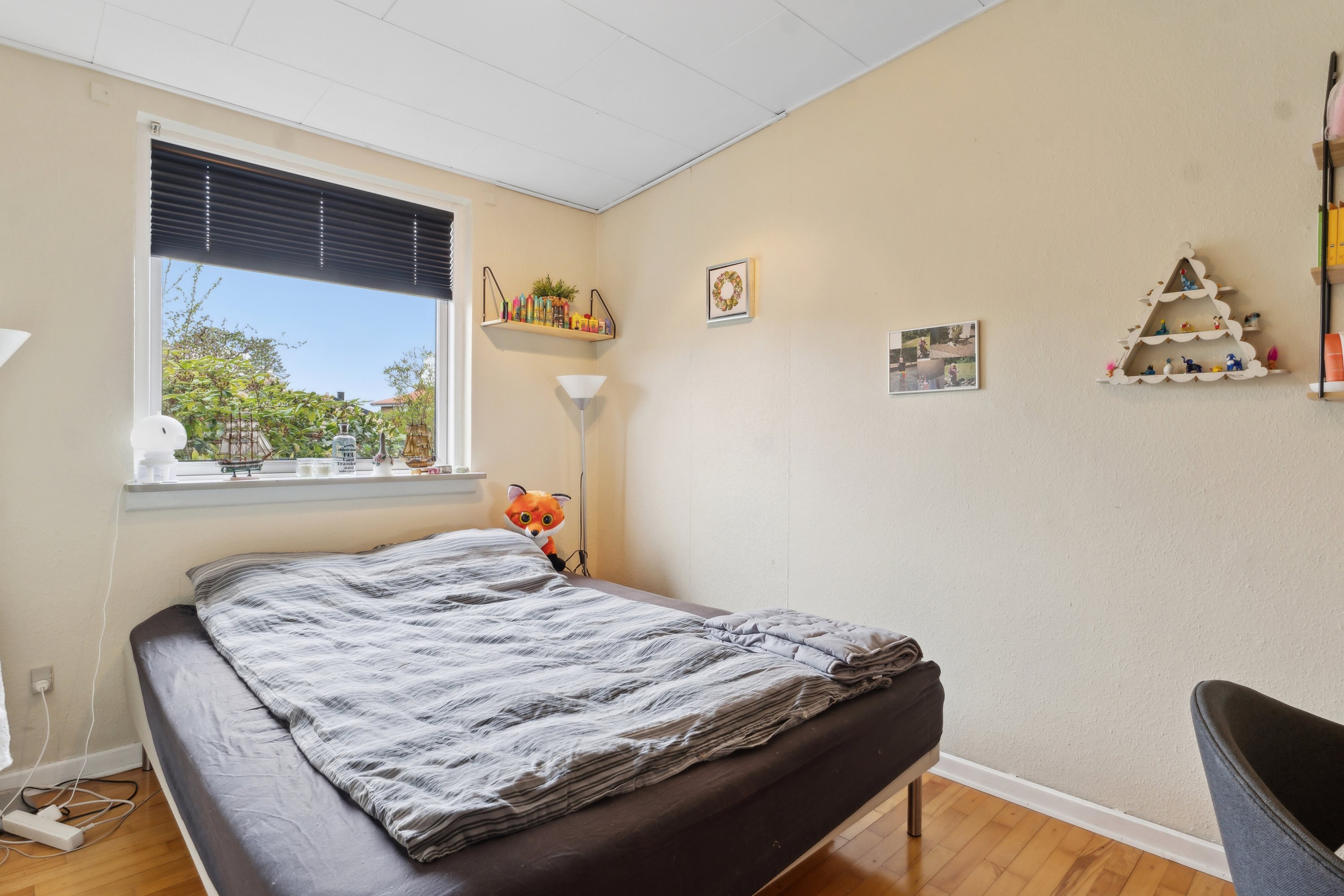 Fremhævet soveværelse billede i fuldskærmstilstand. Billede af Sangdrosselvej 7, Tåsinge, 5700 Svendborg