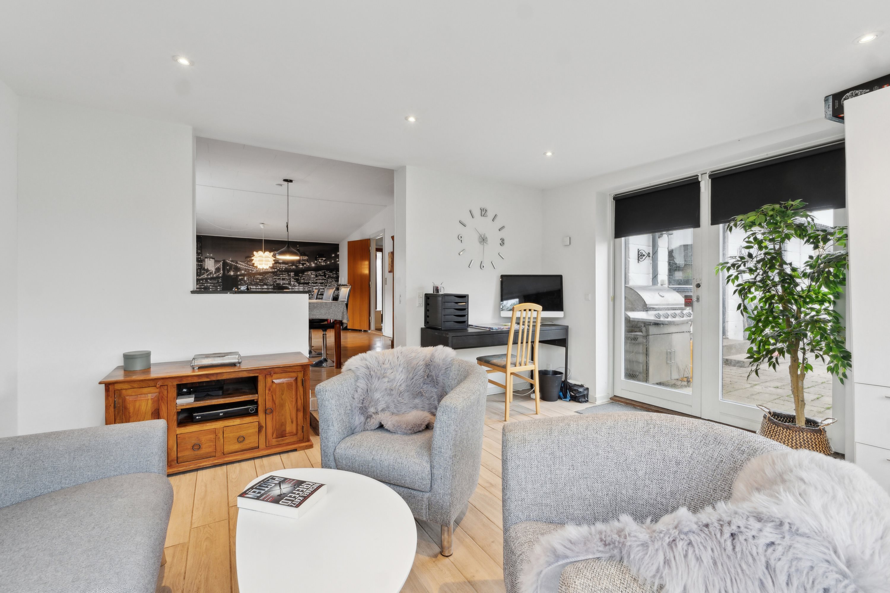 Fremhævet stue billede i fuldskærmstilstand. Billede af Sangdrosselvej 7, Tåsinge, 5700 Svendborg