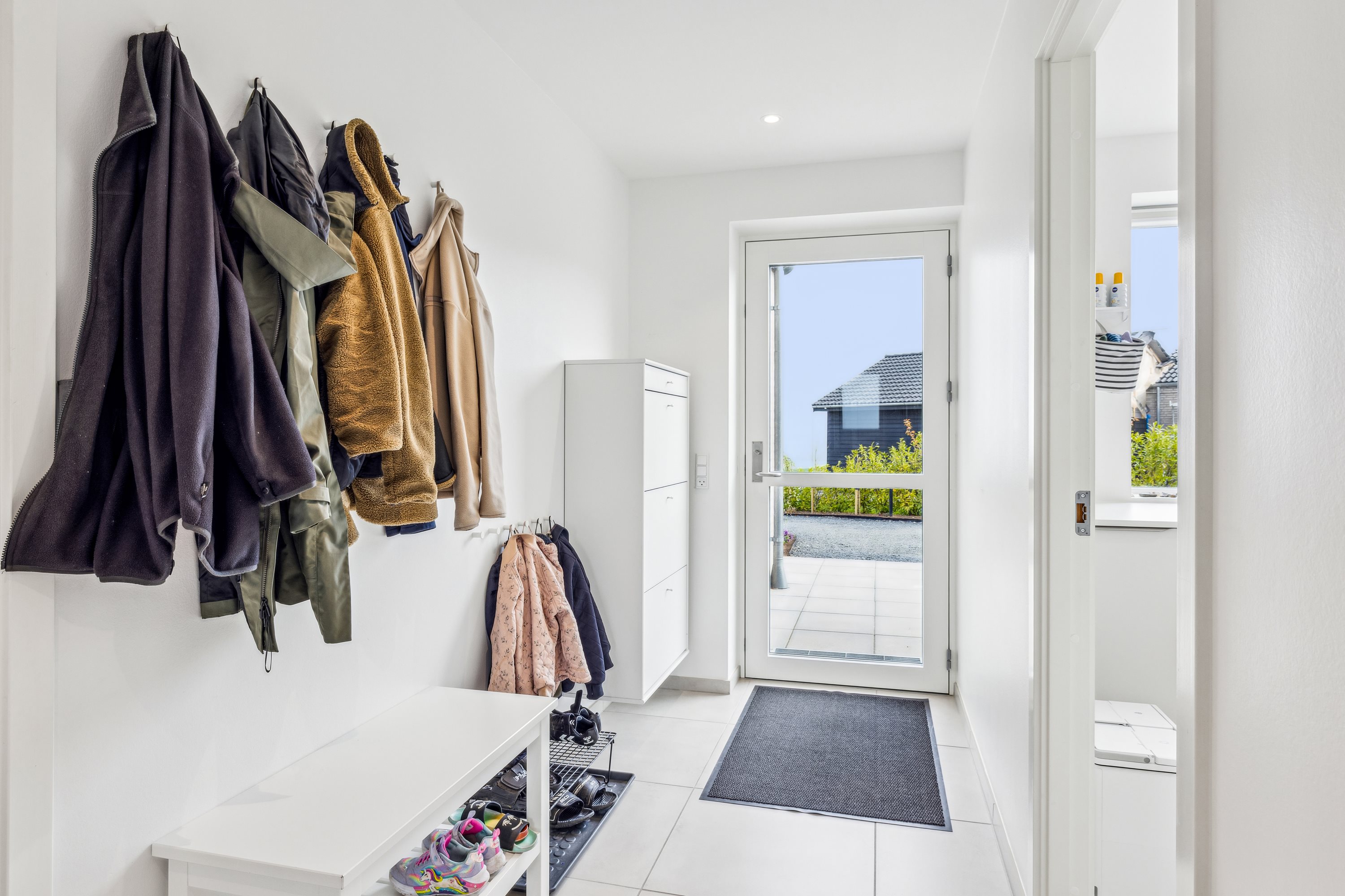 Miniaturebillede 2: entré. Billede af Kappelgårdparken 3, 8410 Rønde