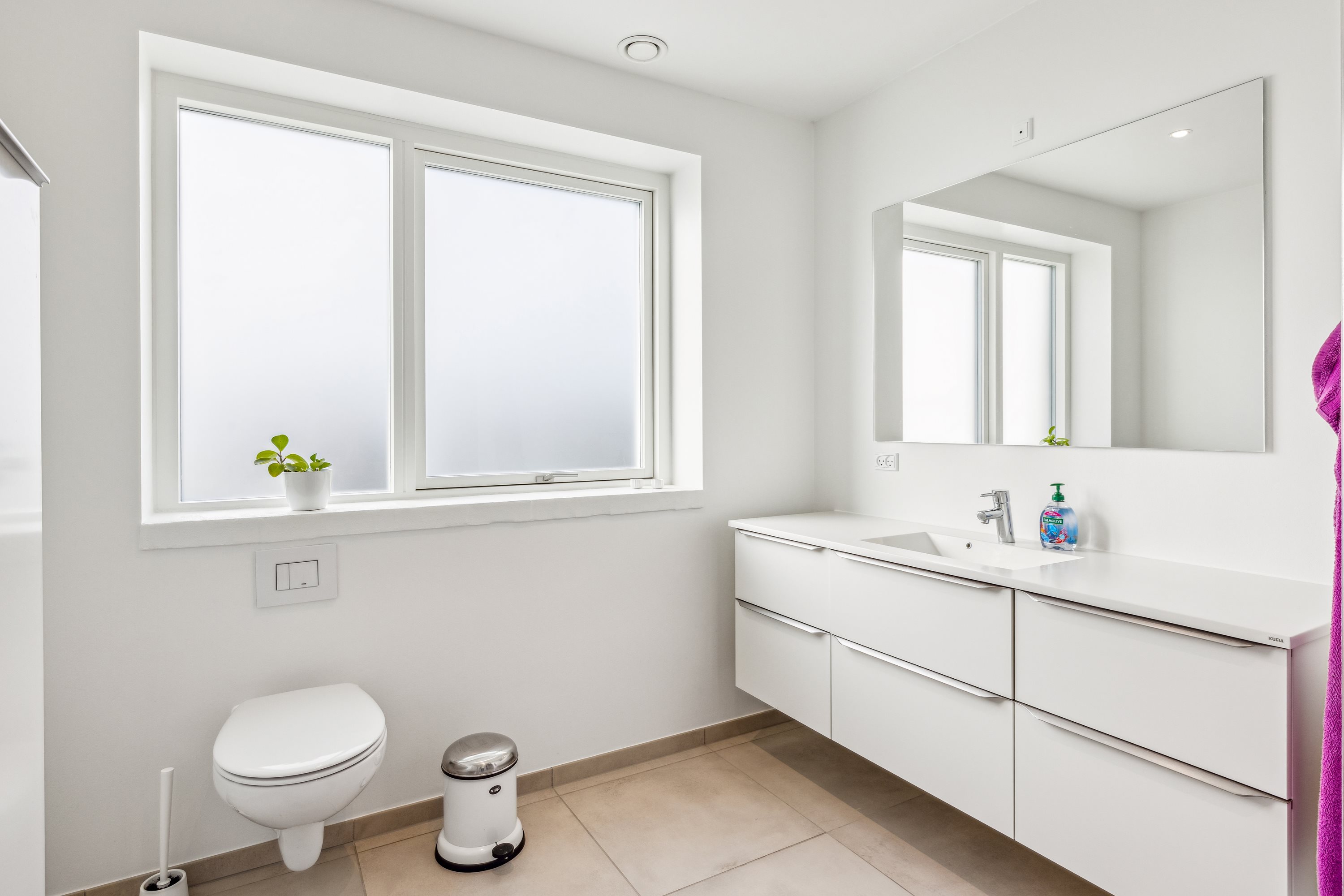 Fremhævet badeværelse billede i fuldskærmstilstand. Billede af Kappelgårdparken 3, 8410 Rønde