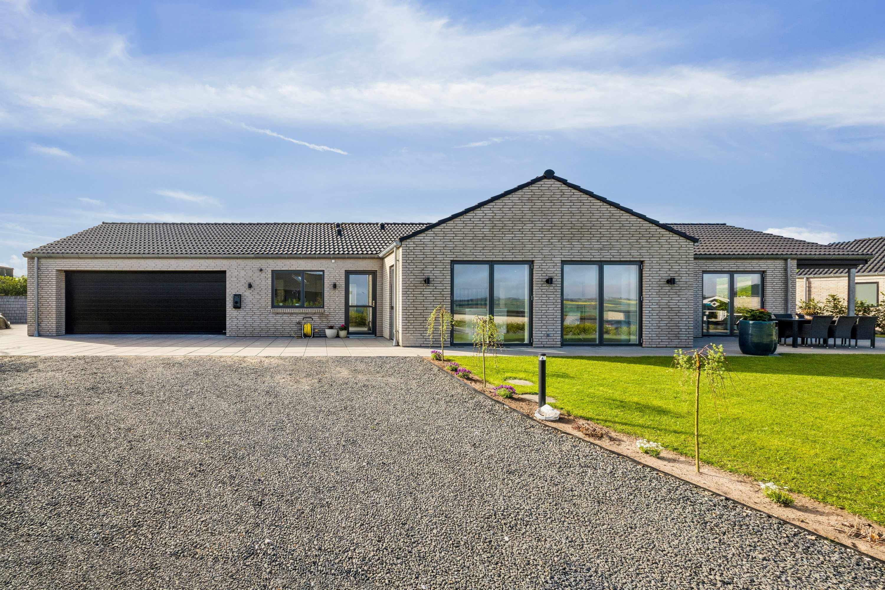 Miniaturebillede 1: ejendom 1. Billede af Kappelgårdparken 3, 8410 Rønde