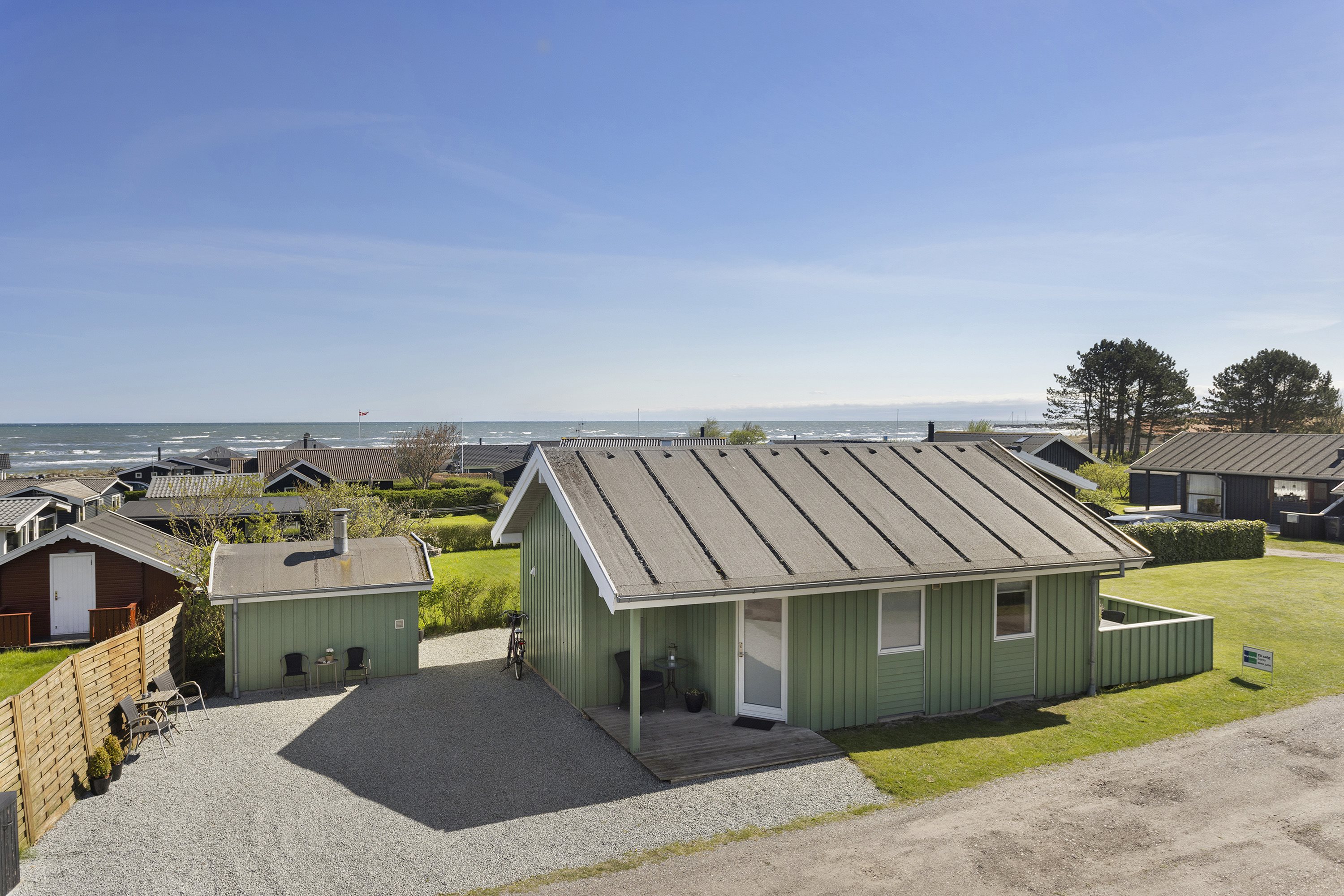 Fremhævet facade billede i fuldskærmstilstand. Billede af Maagevej 1, 9300 Sæby