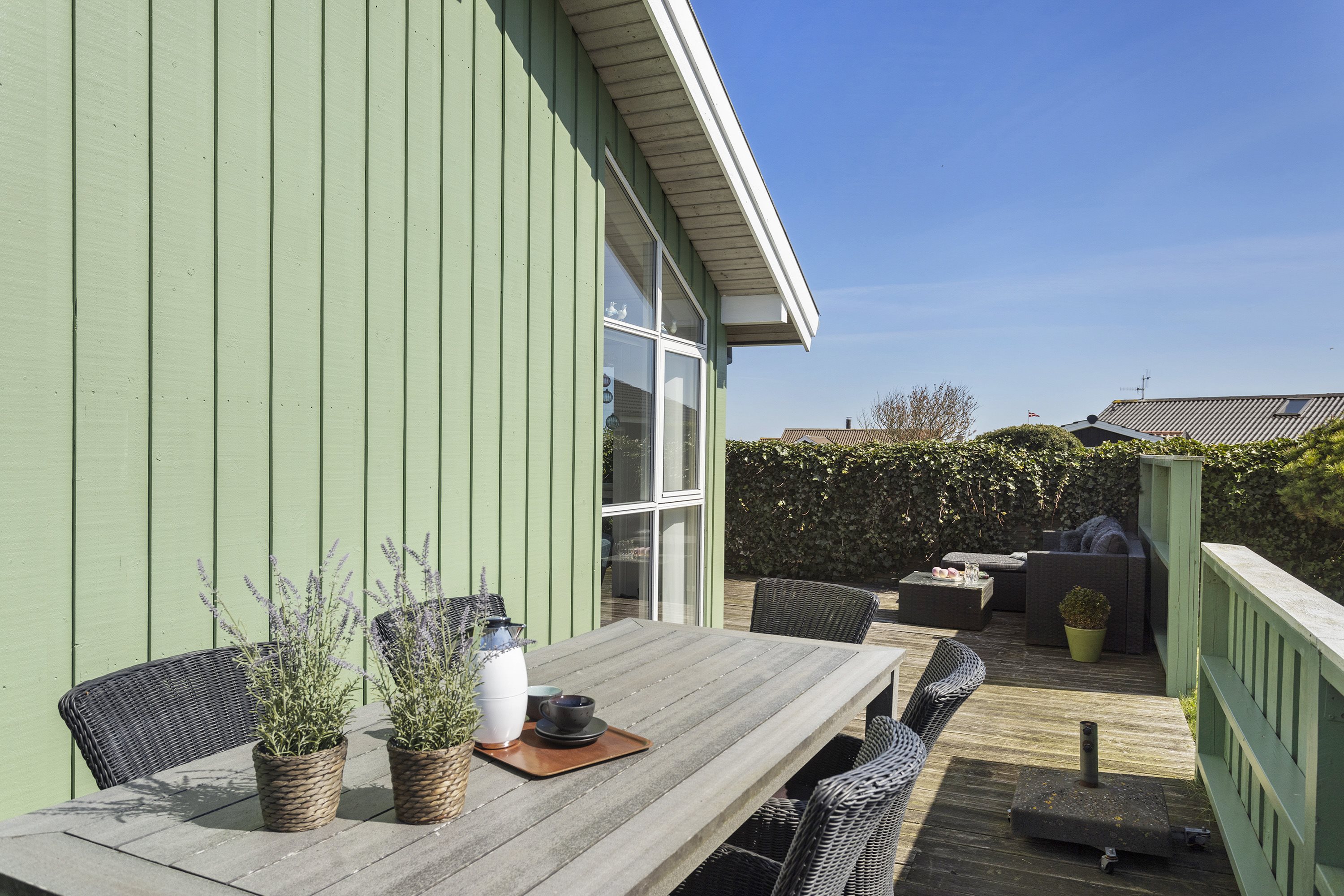 Fremhævet terrasse billede i fuldskærmstilstand. Billede af Maagevej 1, 9300 Sæby