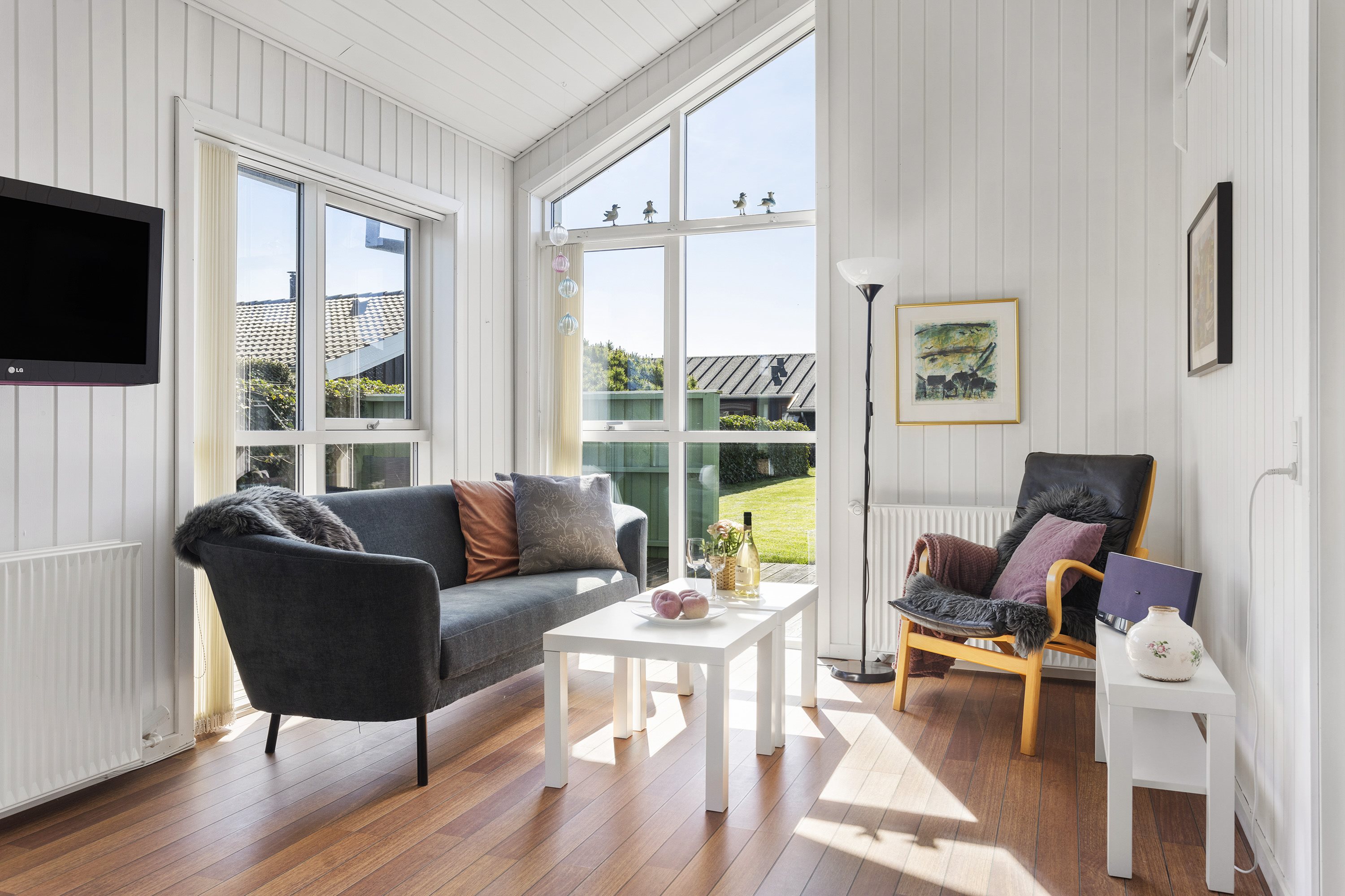 Fremhævet stue billede i fuldskærmstilstand. Billede af Maagevej 1, 9300 Sæby