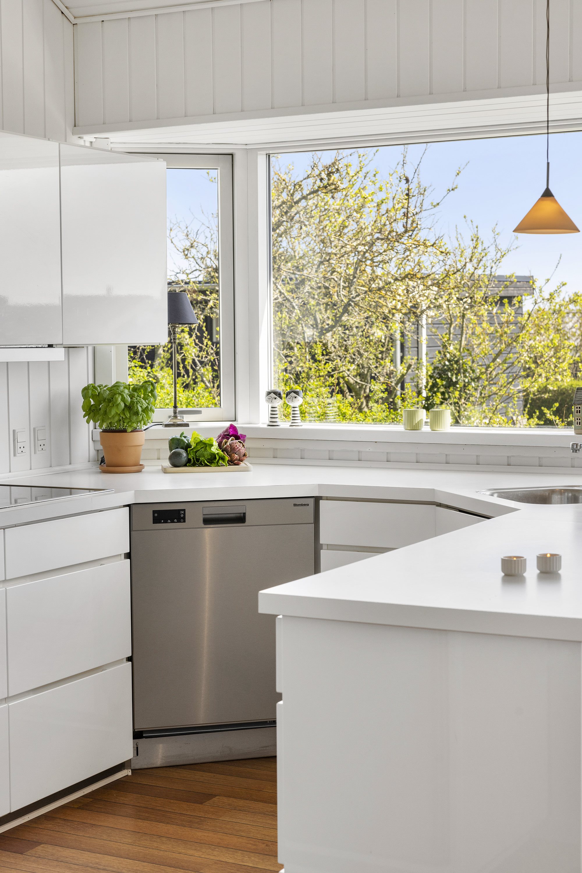 Fremhævet køkken billede i fuldskærmstilstand. Billede af Maagevej 1, 9300 Sæby