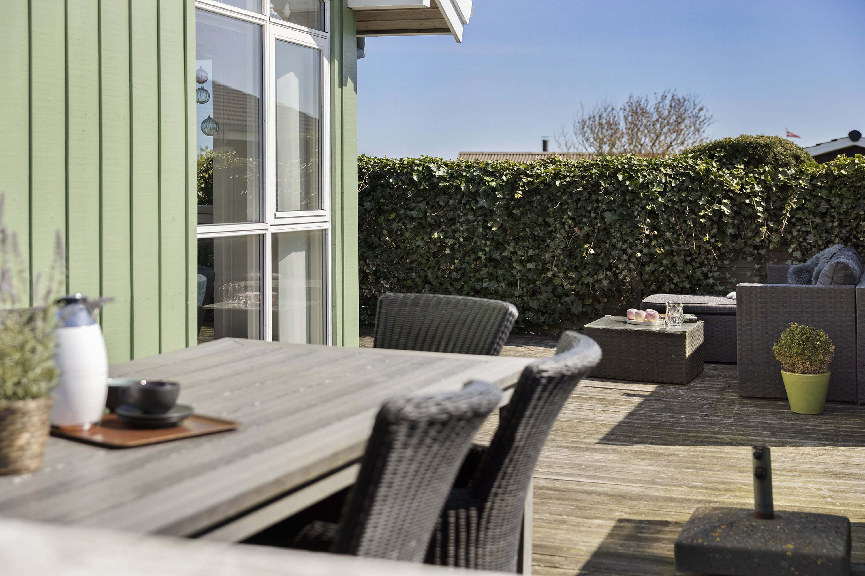 Fremhævet terrasse billede i fuldskærmstilstand. Billede af Maagevej 1, 9300 Sæby