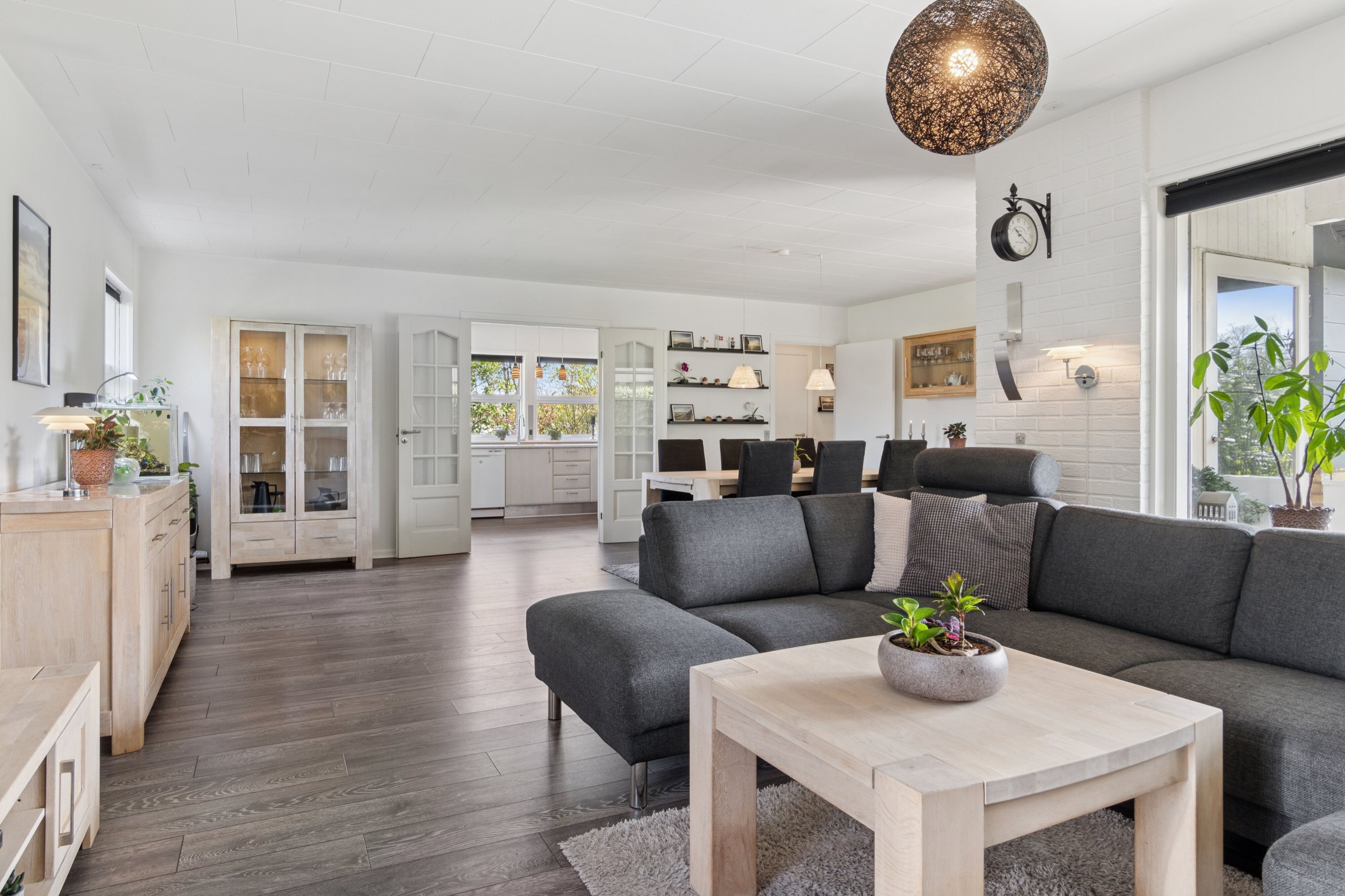 Fremhævet stue billede i fuldskærmstilstand. Billede af Højtofte 22, 7760 Hurup Thy