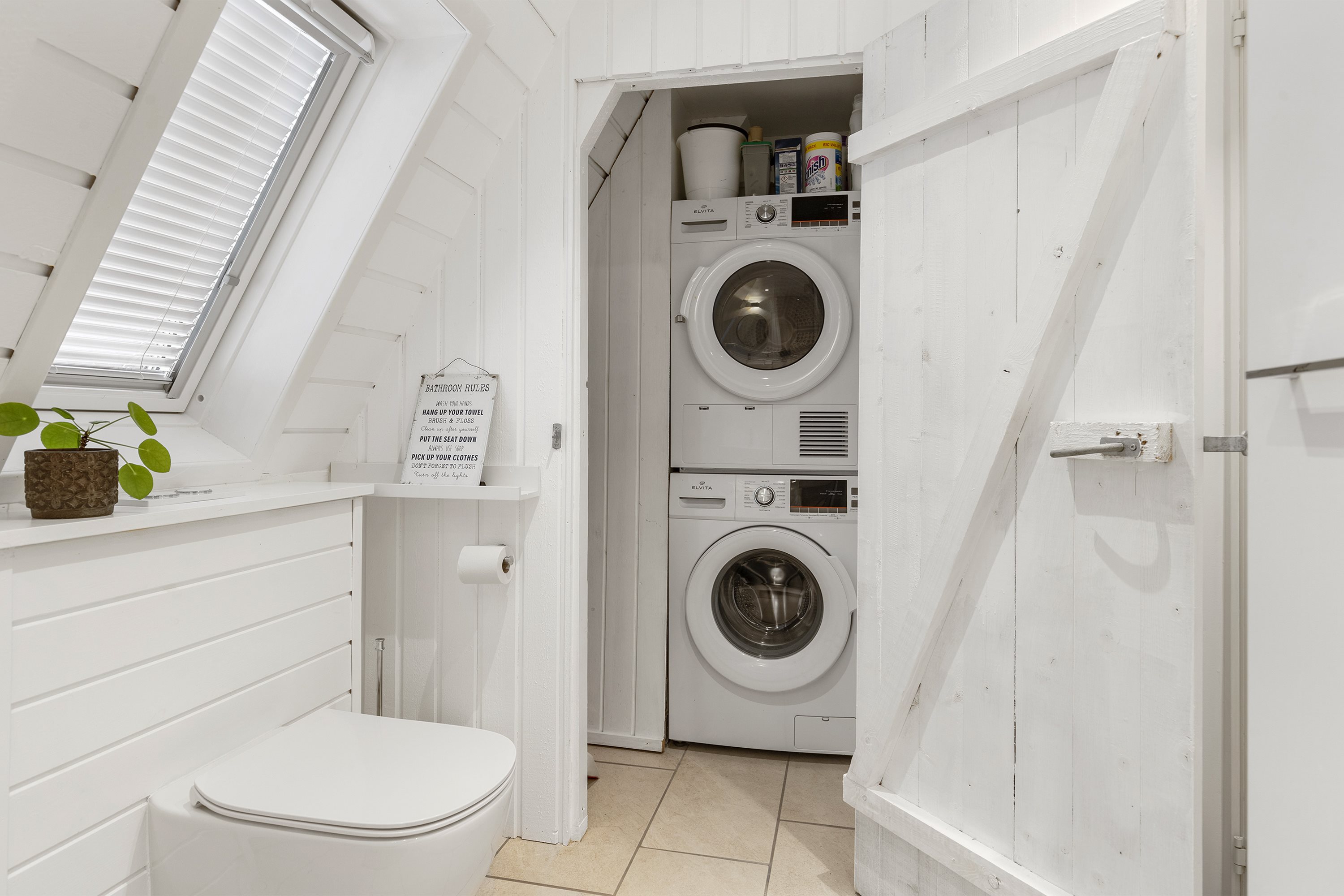 Fremhævet vaskerum billede i fuldskærmstilstand. Billede af Golfsvinget 126, Gatten, 9640 Farsø