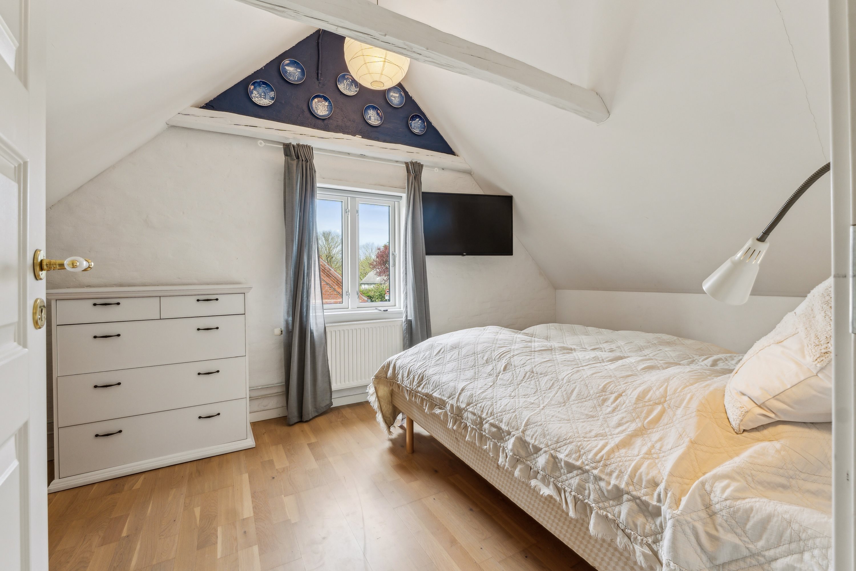 Fremhævet soveværelse billede i fuldskærmstilstand. Billede af Tom Knudsensvej 6, Lohals, 5953 Tranekær