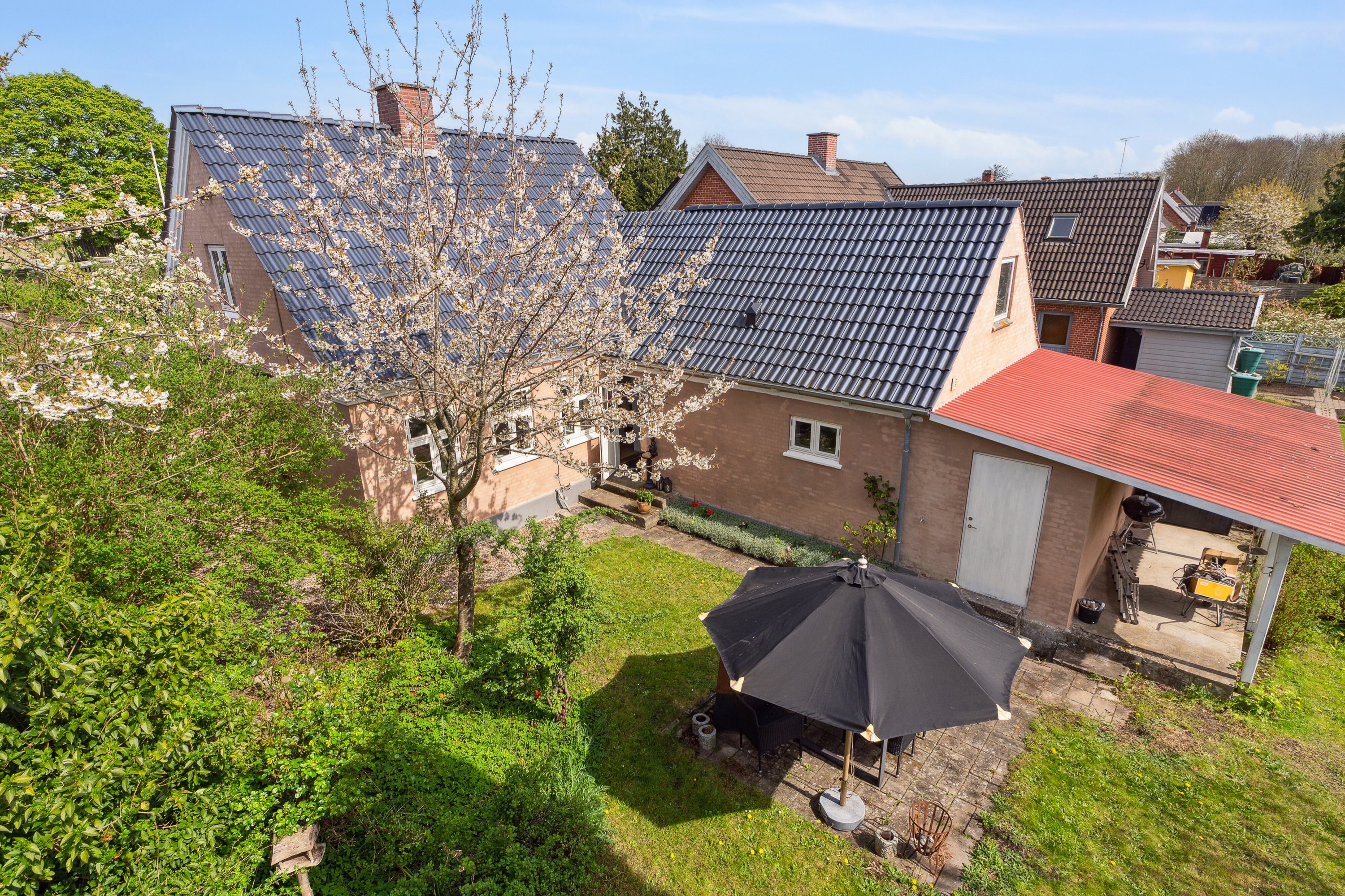 Fremhævet luftfoto billede i fuldskærmstilstand. Billede af Tom Knudsensvej 6, Lohals, 5953 Tranekær