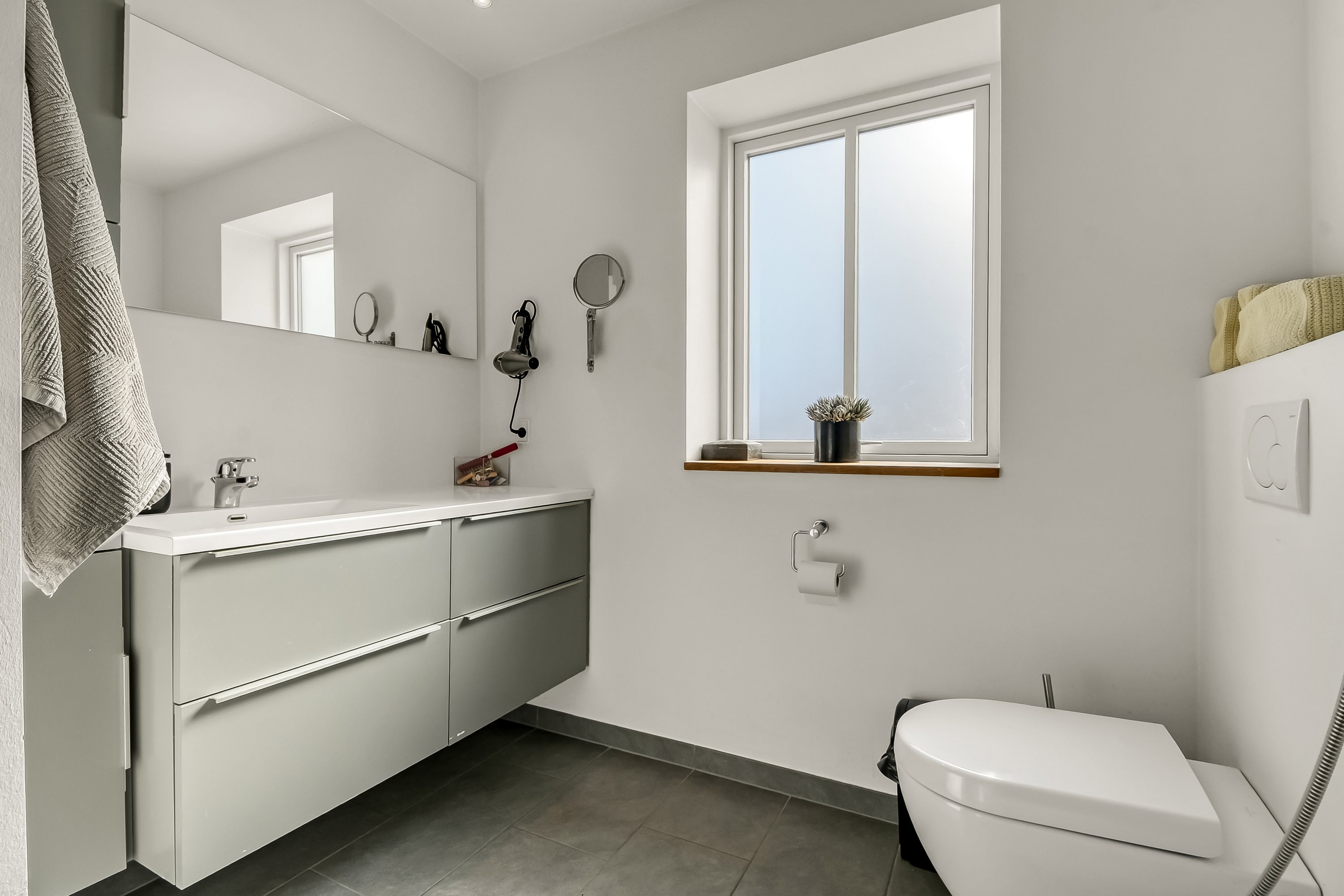 Fremhævet toilet billede i fuldskærmstilstand. Billede af Strandvejen 8, 7600 Struer