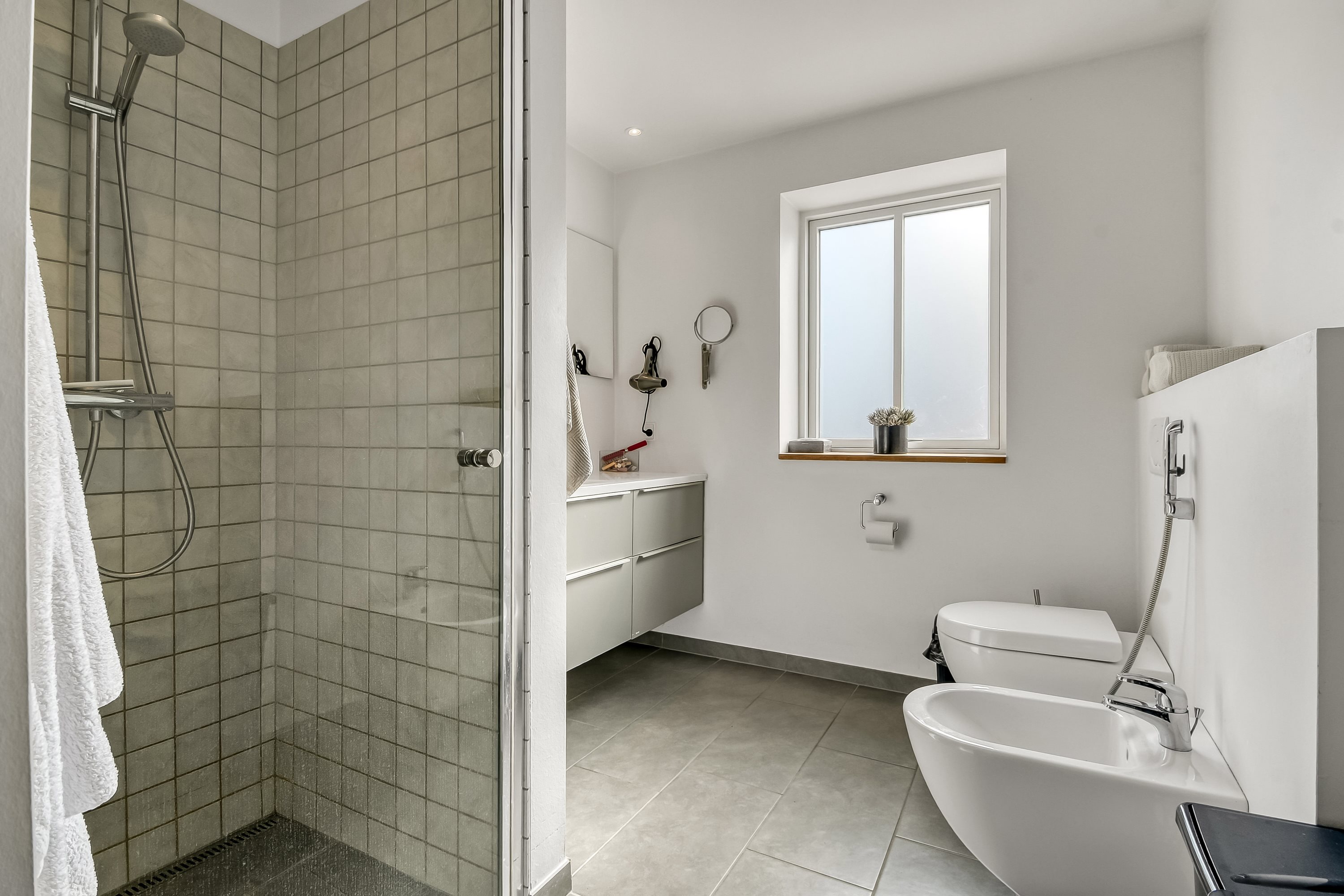 Fremhævet badeværelse billede i fuldskærmstilstand. Billede af Strandvejen 8, 7600 Struer