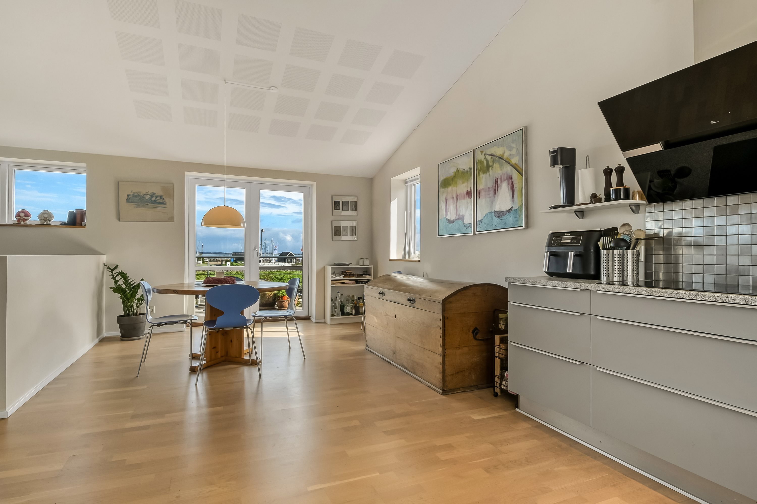 Fremhævet køkken billede i fuldskærmstilstand. Billede af Strandvejen 8, 7600 Struer