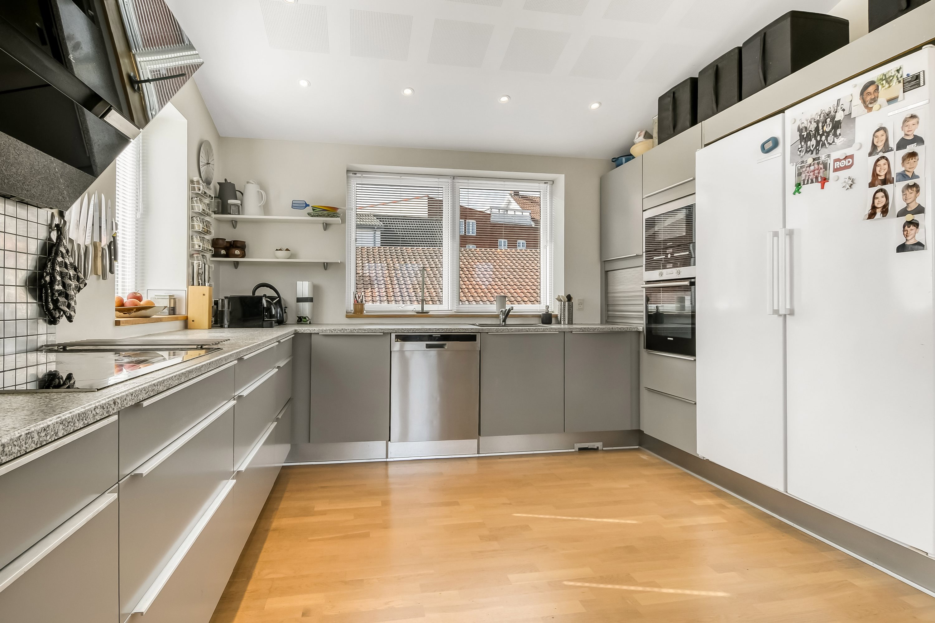 Fremhævet køkken billede i fuldskærmstilstand. Billede af Strandvejen 8, 7600 Struer