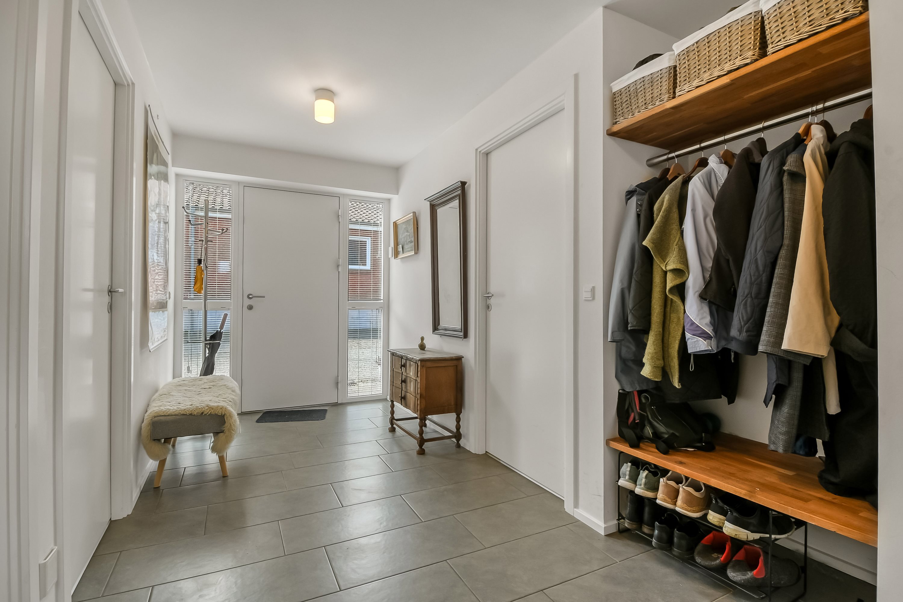 Miniaturebillede 1: entré. Billede af Strandvejen 8, 7600 Struer