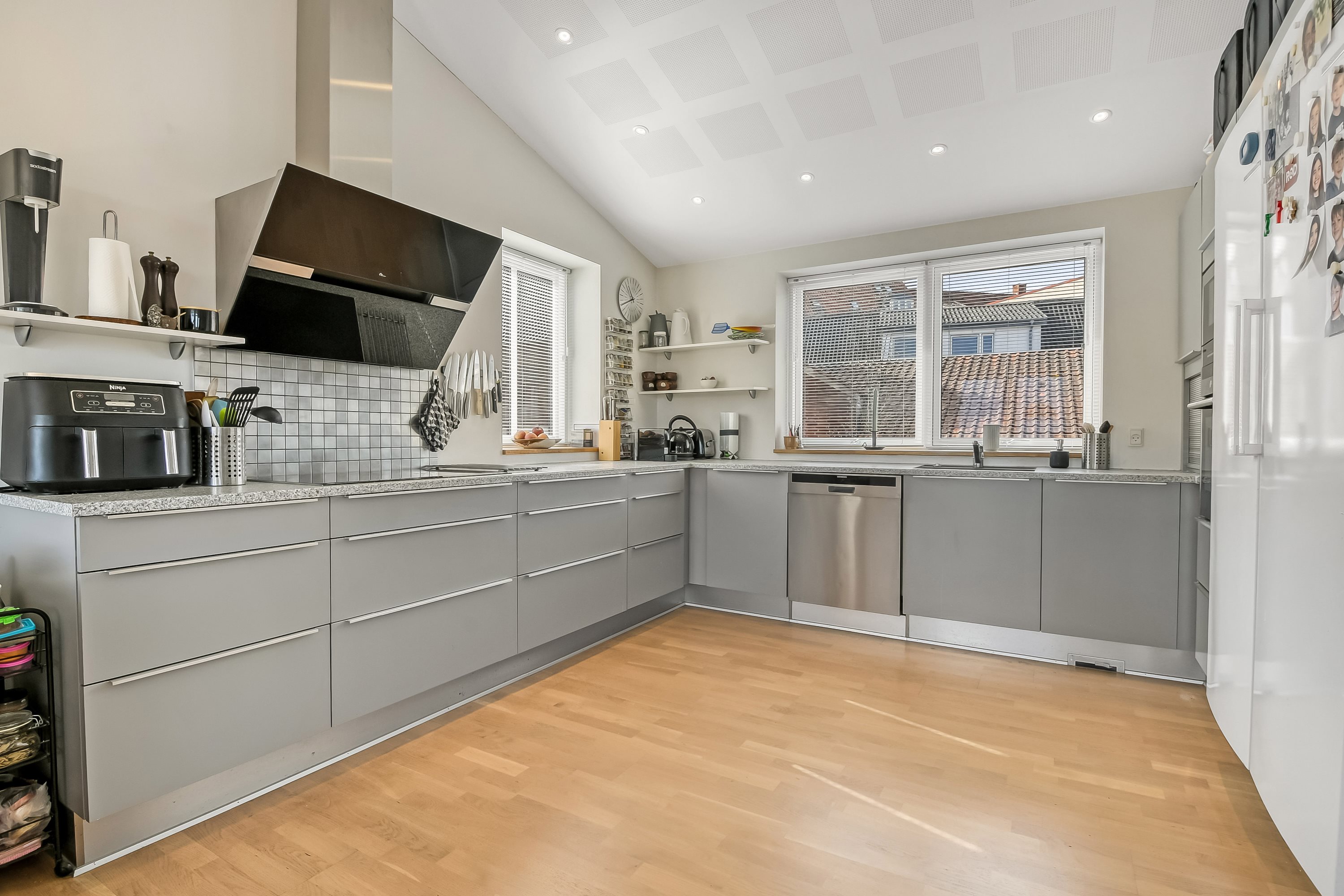 Miniaturebillede 2: køkken. Billede af Strandvejen 8, 7600 Struer