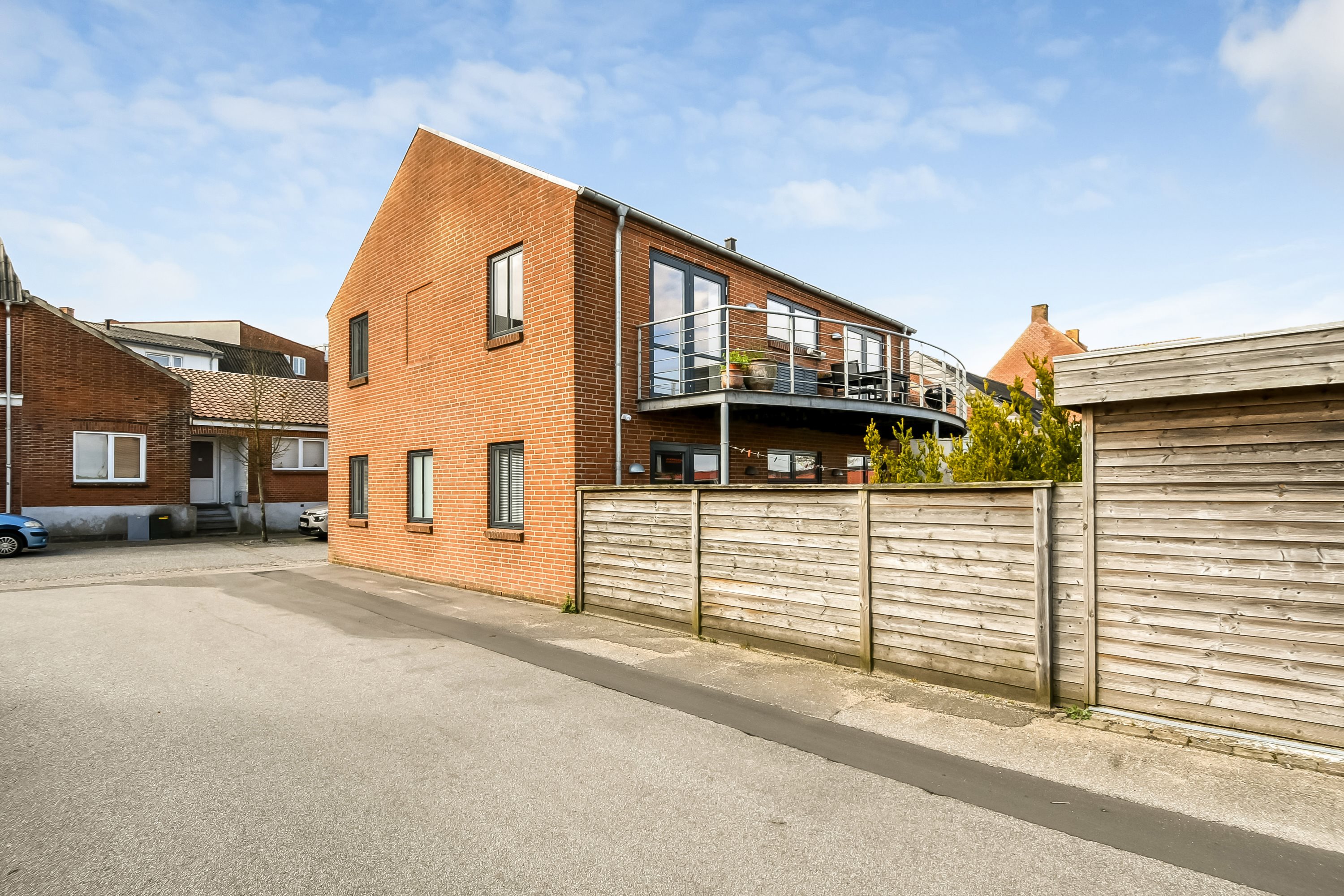 Fremhævet ejendommen billede i fuldskærmstilstand. Billede af Strandvejen 8, 7600 Struer