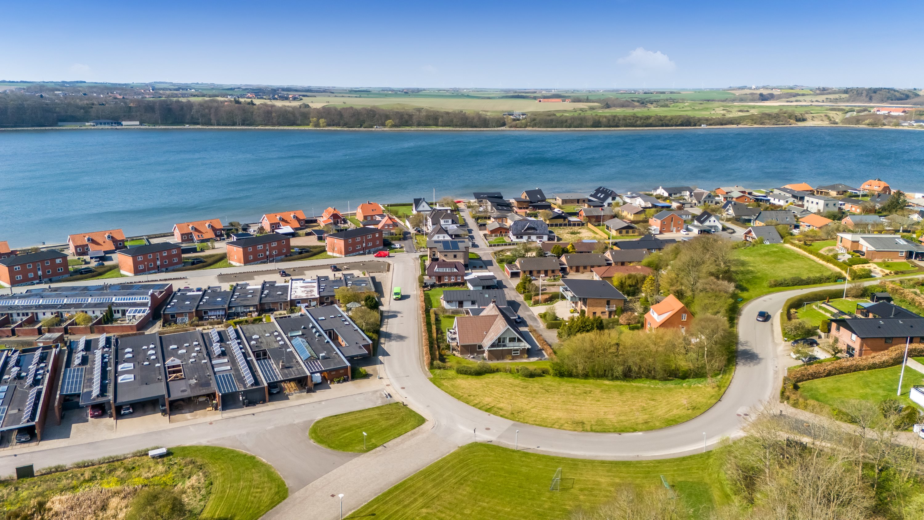 Fremhævet luftfoto billede i fuldskærmstilstand. Billede af Rønbjerghage 2A, Nørlem, 7620 Lemvig