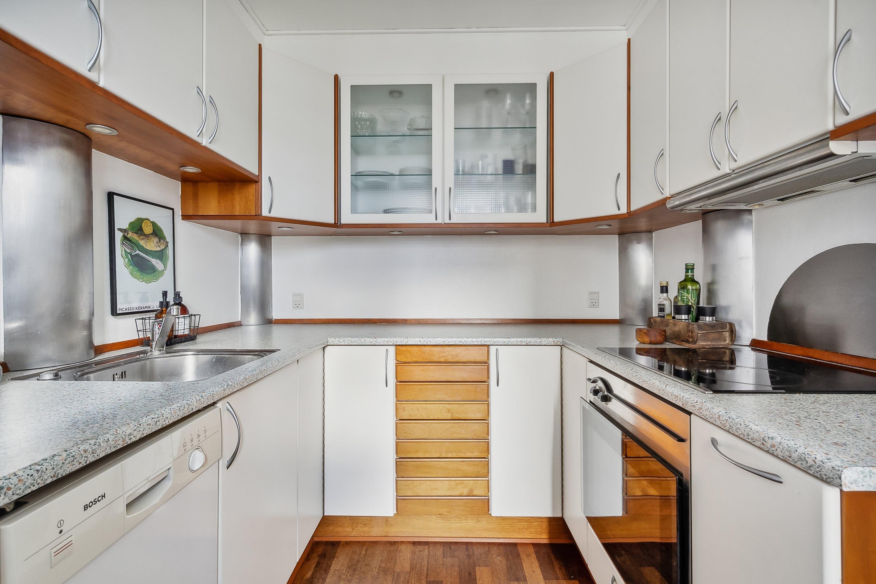 Miniaturebillede 2: køkken. Billede af Europa Plads 4B, 1. th., 9000 Aalborg