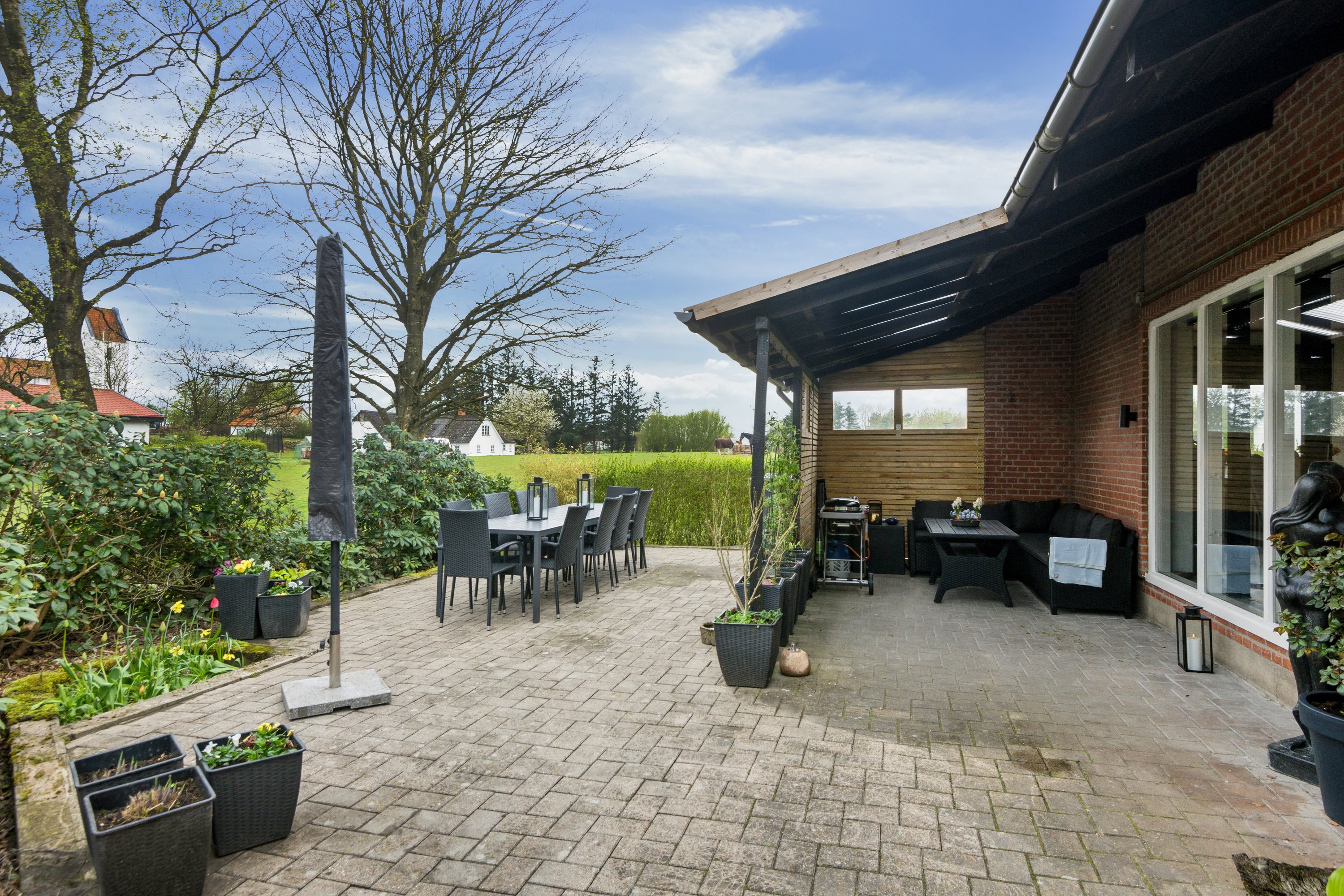 Fremhævet terrasse billede i fuldskærmstilstand. Billede af Kildevej 5, Lundby, 9240 Nibe