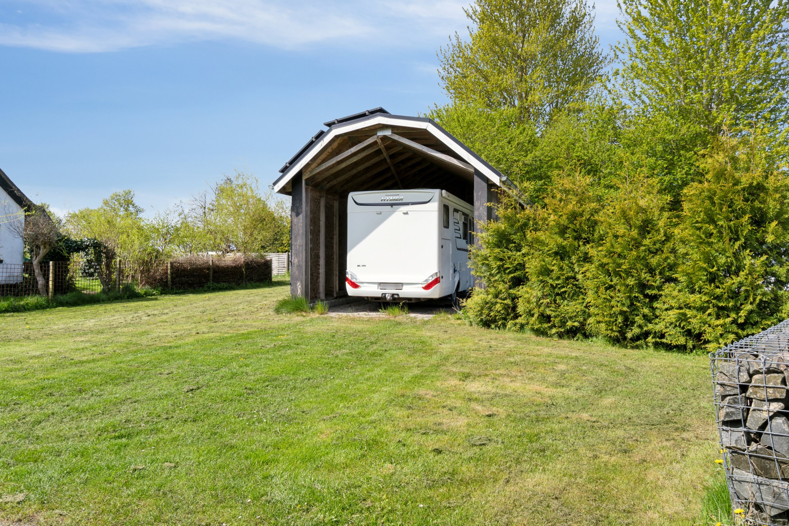 Fremhævet set fra haven billede i fuldskærmstilstand. Billede af Landervejen 11, Reersø Str, 4281 Gørlev