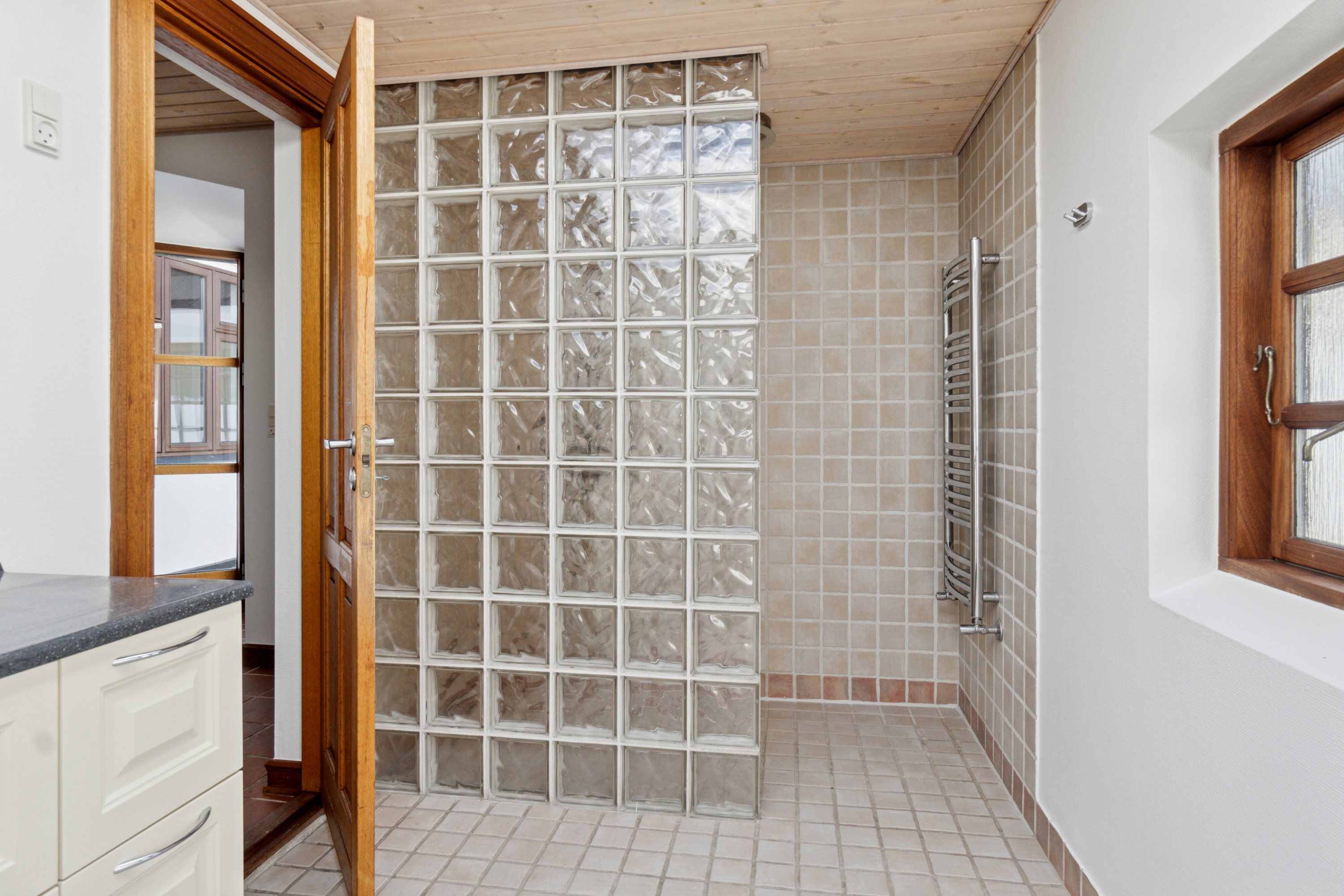 Fremhævet badeværelse billede i fuldskærmstilstand. Billede af Landervejen 11, Reersø Str, 4281 Gørlev