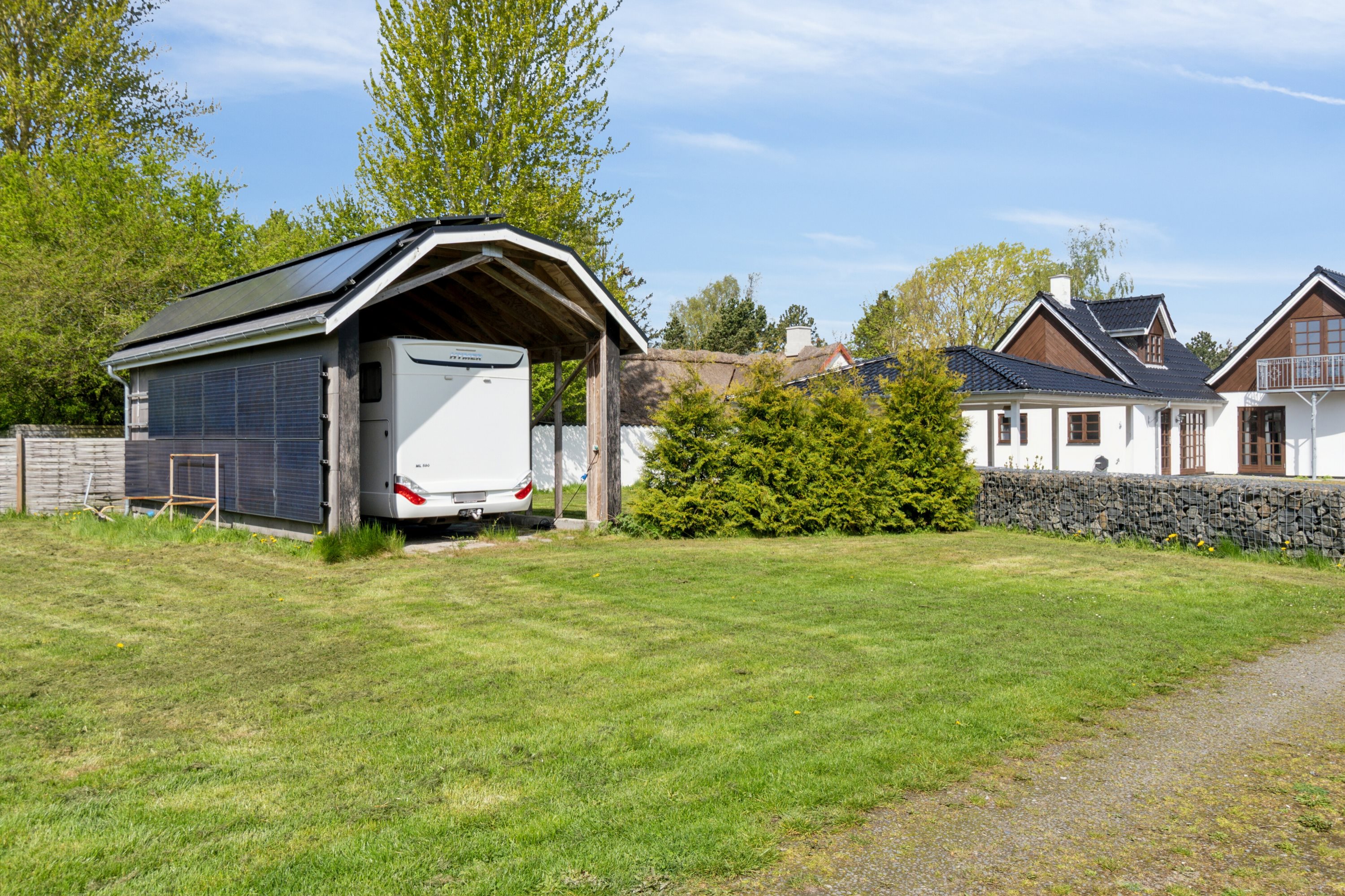 Fremhævet set fra haven billede i fuldskærmstilstand. Billede af Landervejen 11, Reersø Str, 4281 Gørlev