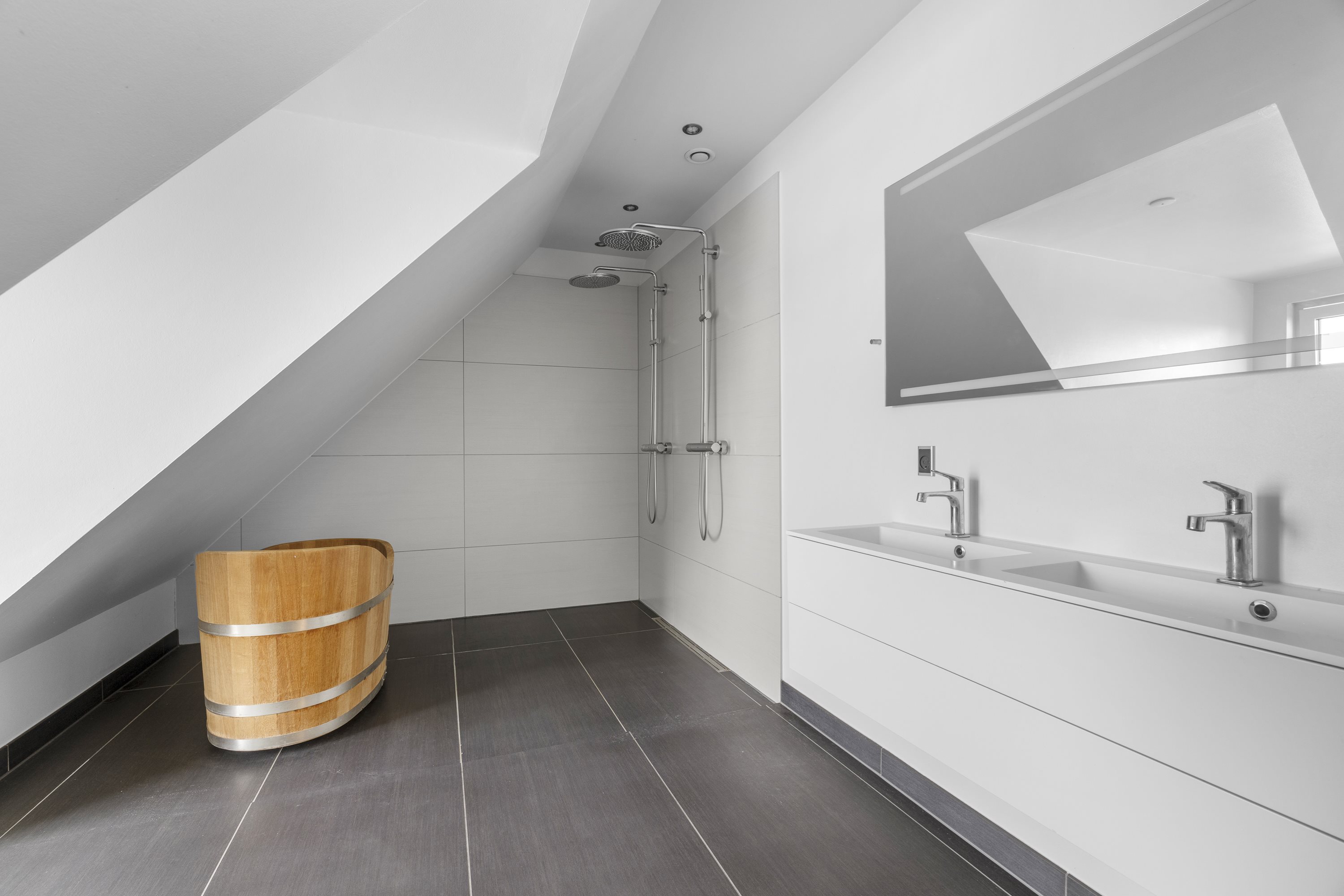 Fremhævet badeværelse billede i fuldskærmstilstand. Billede af Asser Jensens Vej 41, 7000 Fredericia