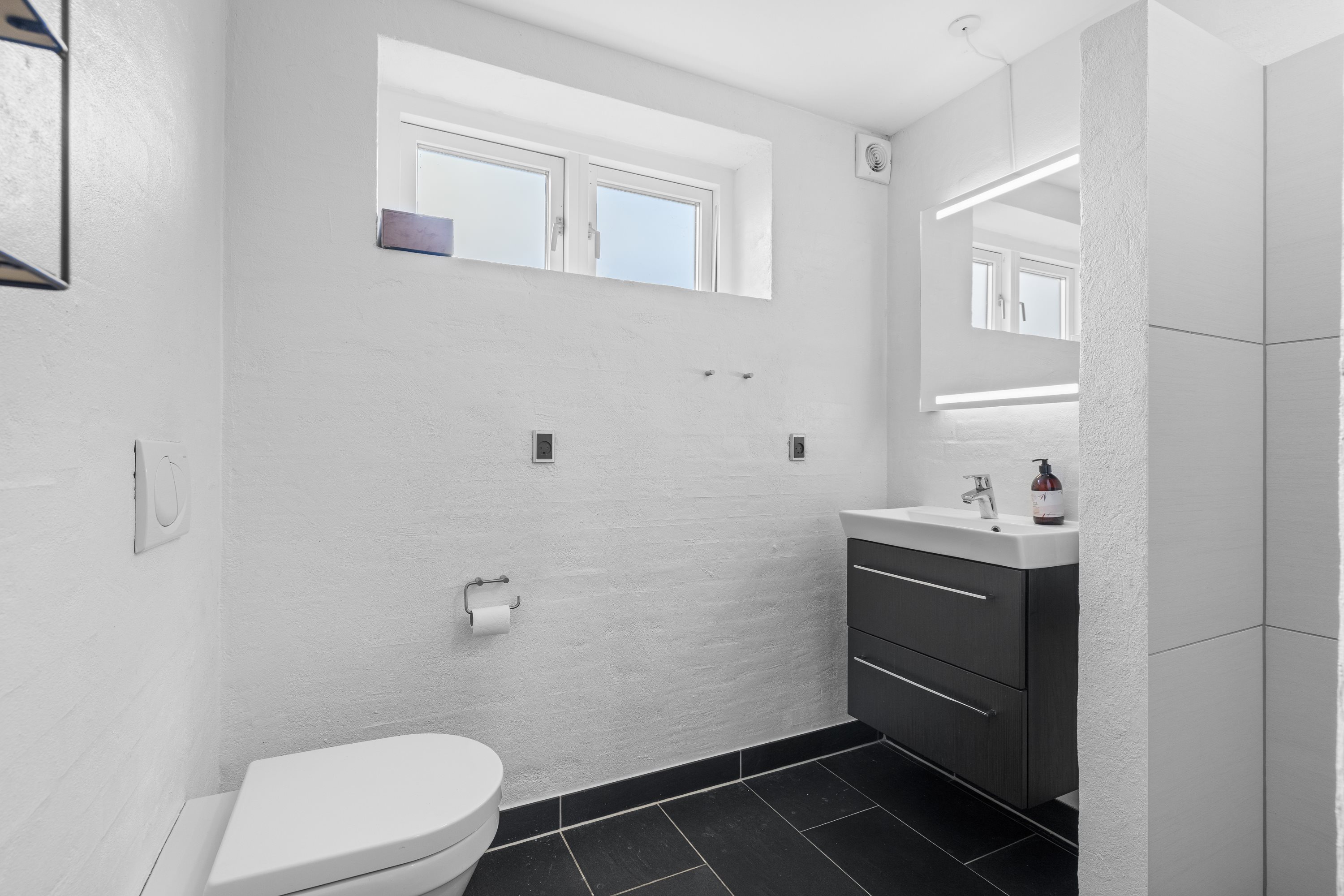 Fremhævet badeværelse billede i fuldskærmstilstand. Billede af Asser Jensens Vej 41, 7000 Fredericia