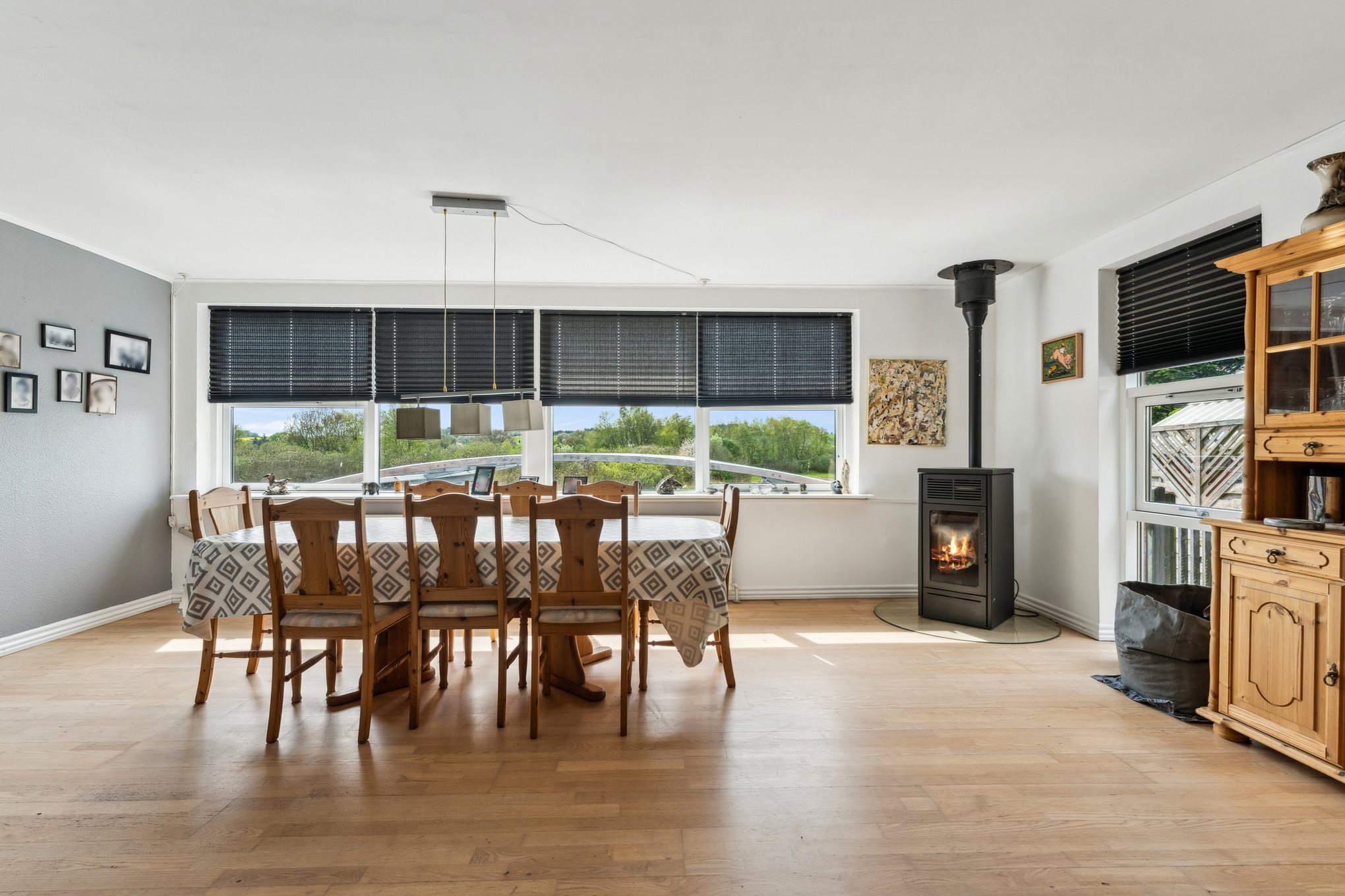 Fremhævet stue billede i fuldskærmstilstand. Billede af Helstrupvej 18, Helstrup, 8920 Randers NV