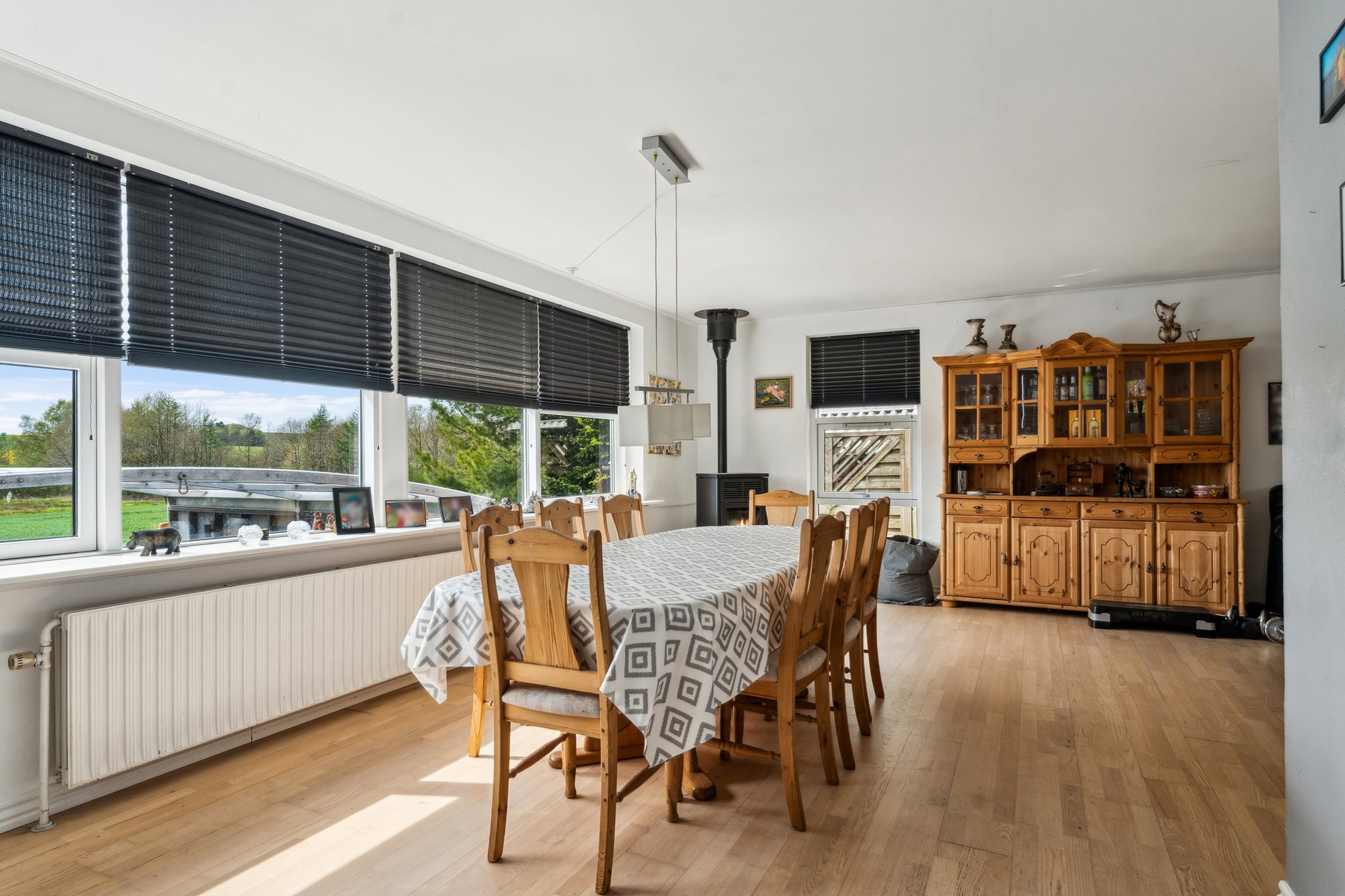 Fremhævet stue billede i fuldskærmstilstand. Billede af Helstrupvej 18, Helstrup, 8920 Randers NV