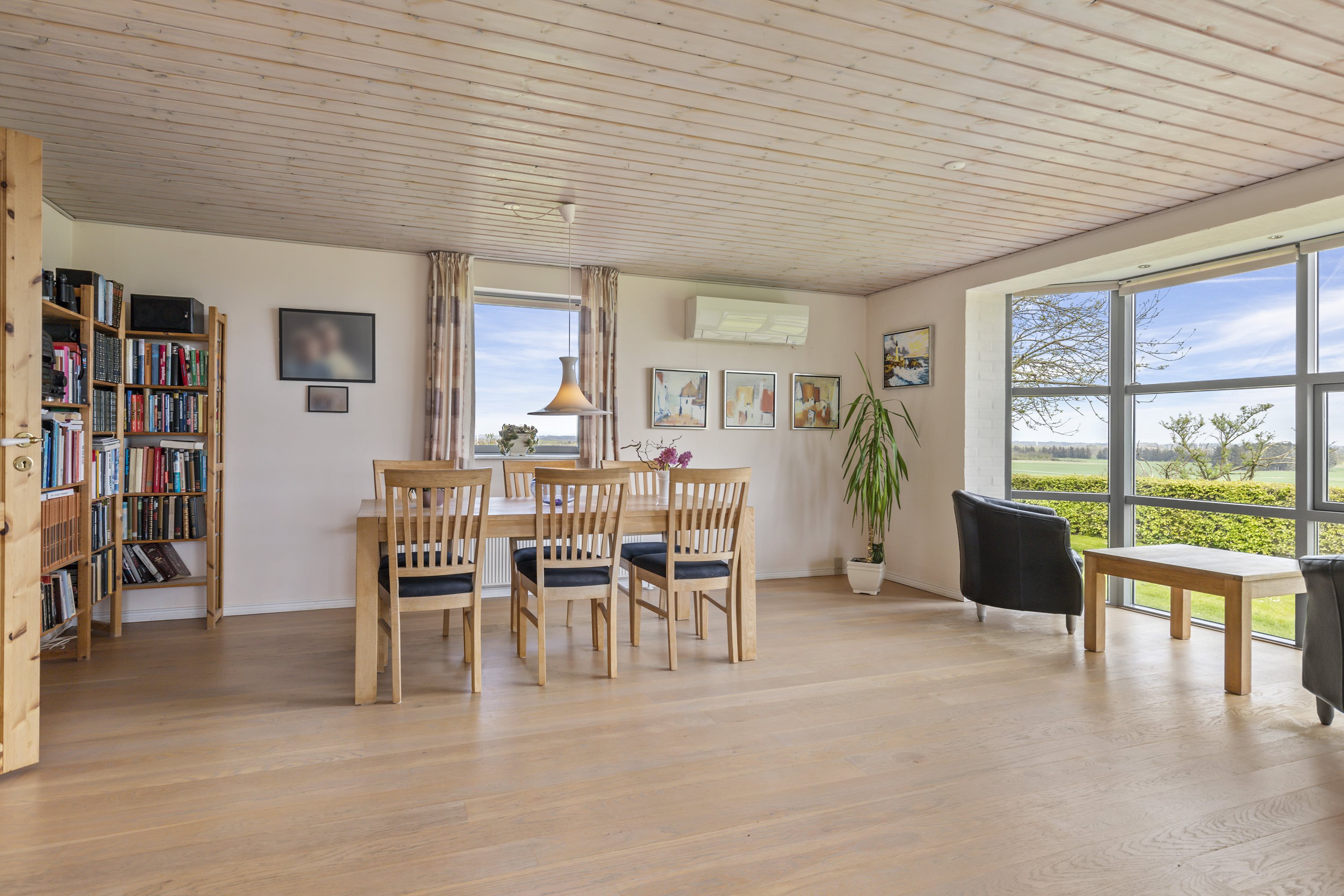 Fremhævet stue billede i fuldskærmstilstand. Billede af Bjergevej 125, Ilbjerge, 9800 Hjørring