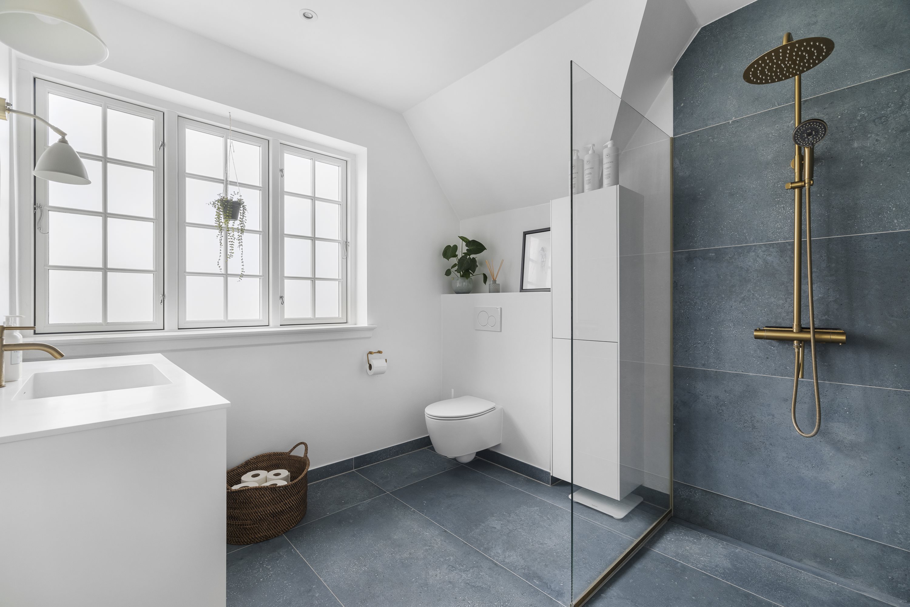 Fremhævet badeværelse billede i fuldskærmstilstand. Billede af Vesterdalsvej 4, 7000 Fredericia