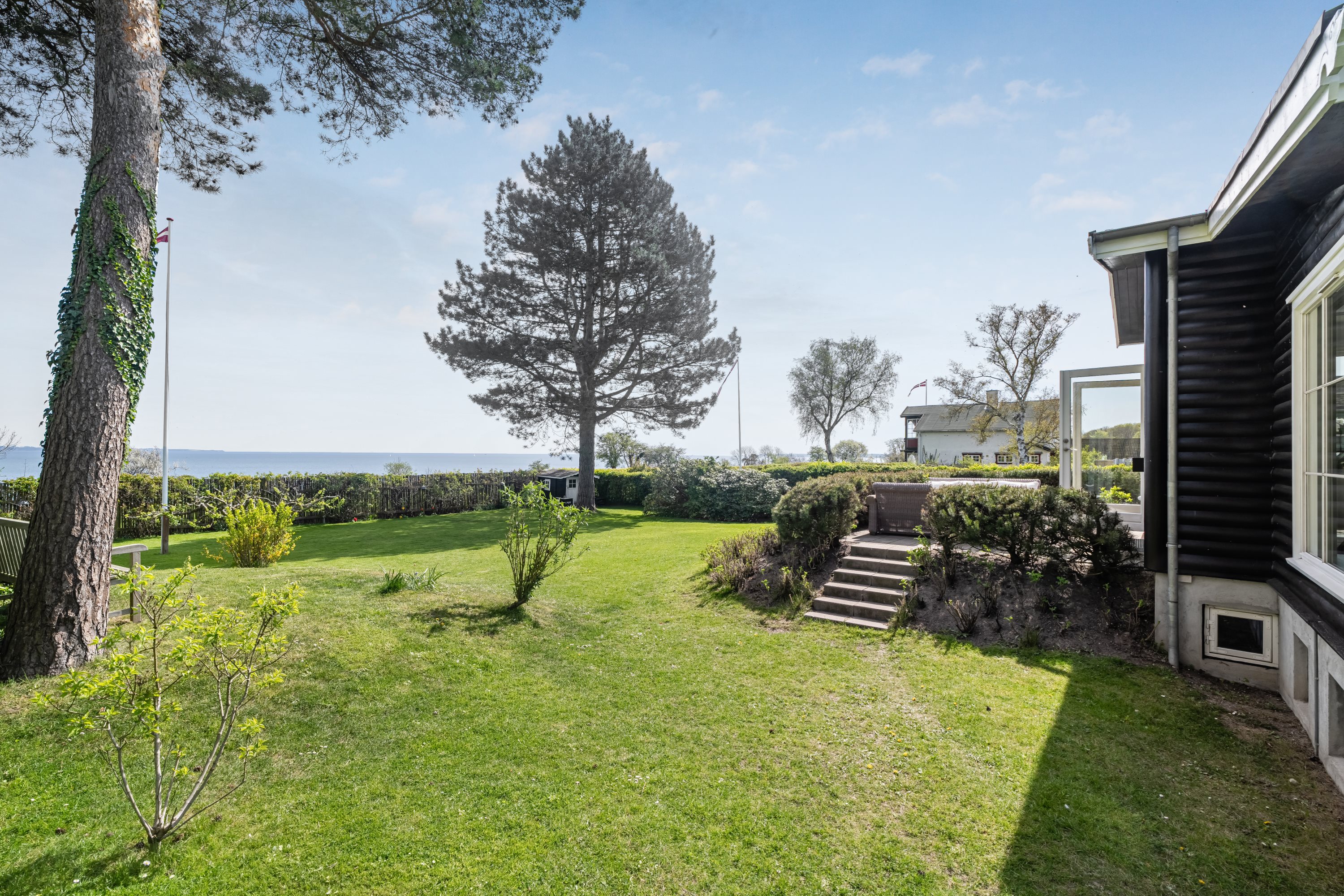 Fremhævet  billede i fuldskærmstilstand. Billede af Solbakkevej 8, 3050 Humlebæk