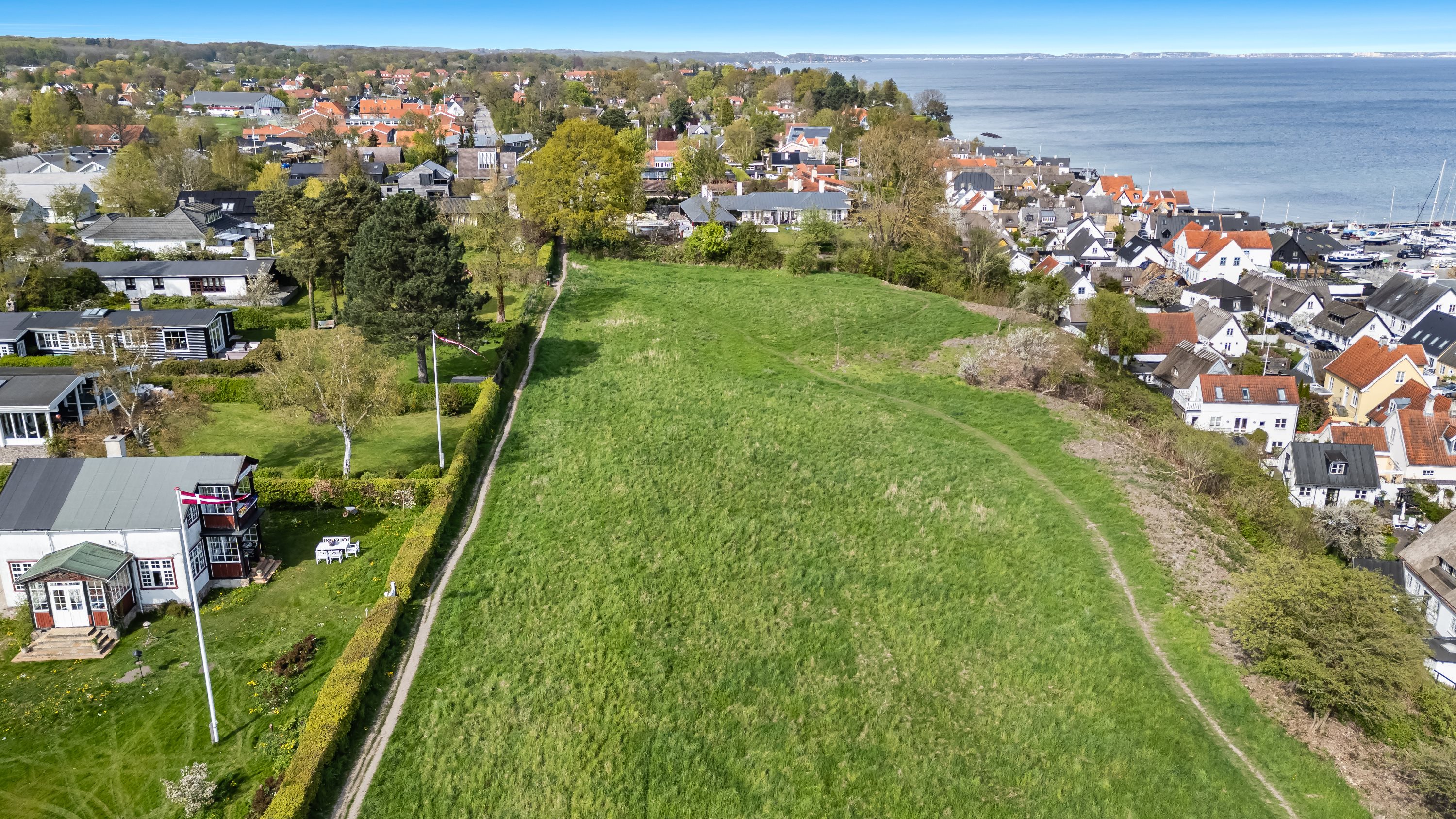 Fremhævet  billede i fuldskærmstilstand. Billede af Solbakkevej 8, 3050 Humlebæk