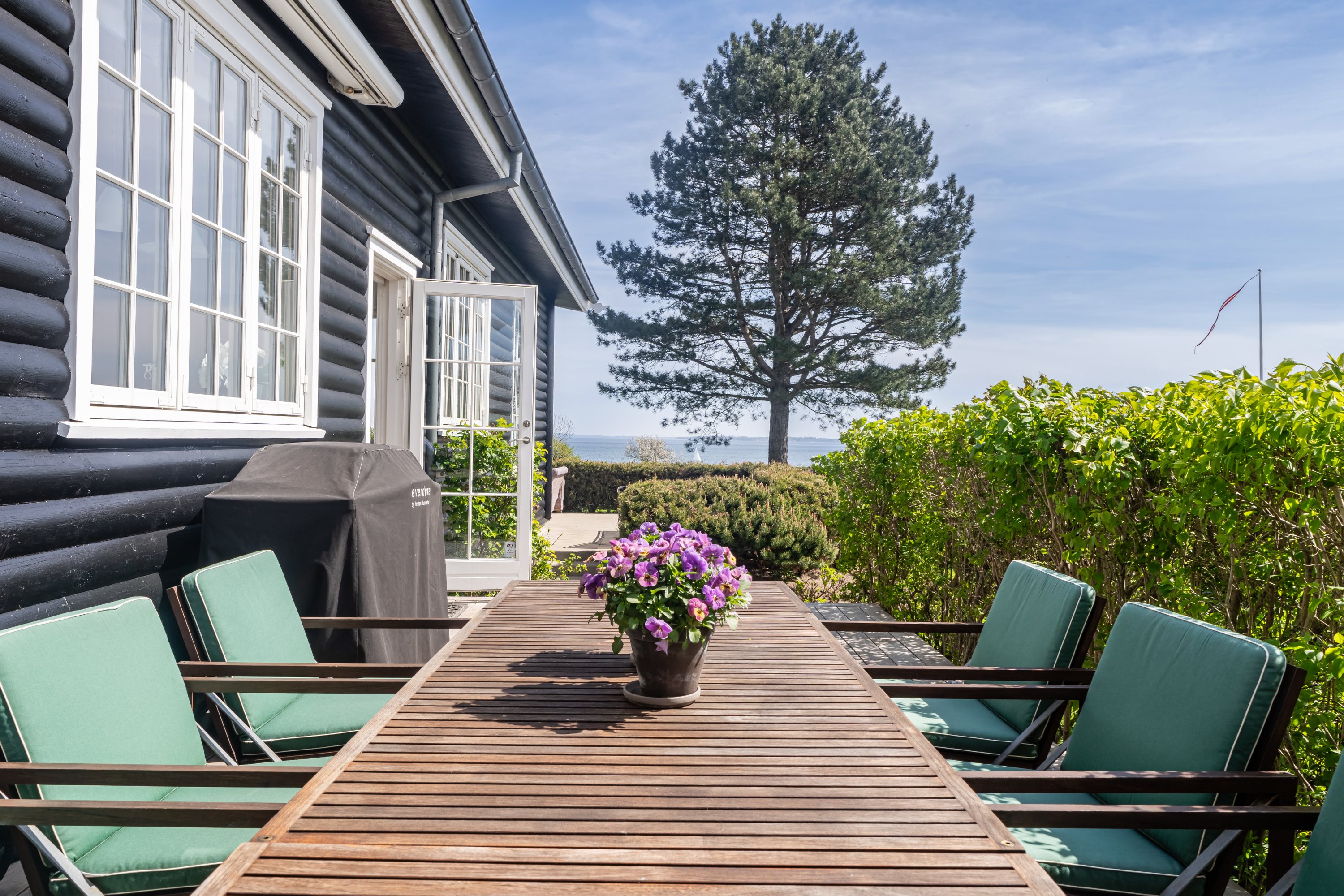 Fremhævet  billede i fuldskærmstilstand. Billede af Solbakkevej 8, 3050 Humlebæk