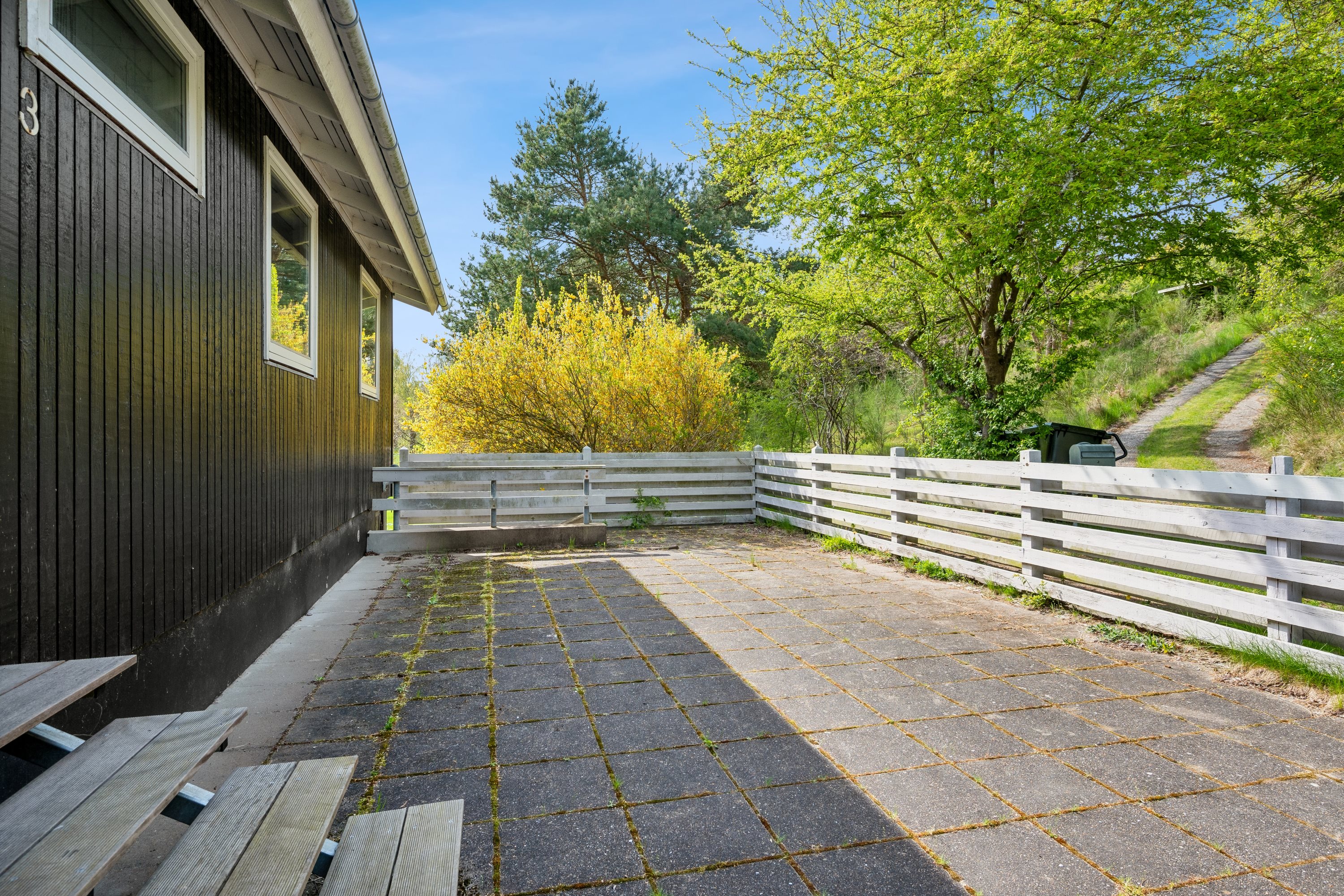 Fremhævet terrasse billede i fuldskærmstilstand. Billede af Tjørnevej 3, Handrup Strand, 8400 Ebeltoft