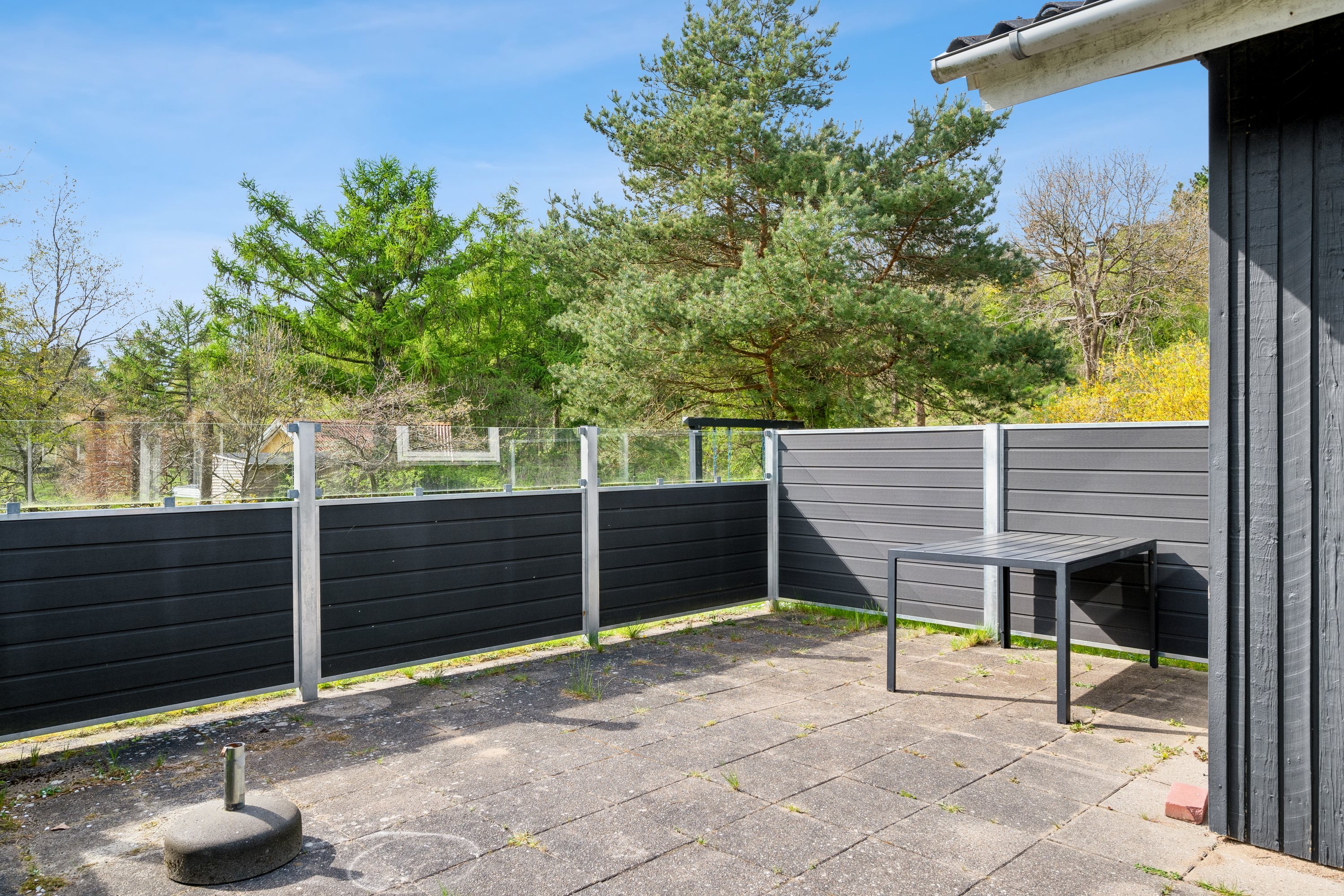 Fremhævet terrasse billede i fuldskærmstilstand. Billede af Tjørnevej 3, Handrup Strand, 8400 Ebeltoft