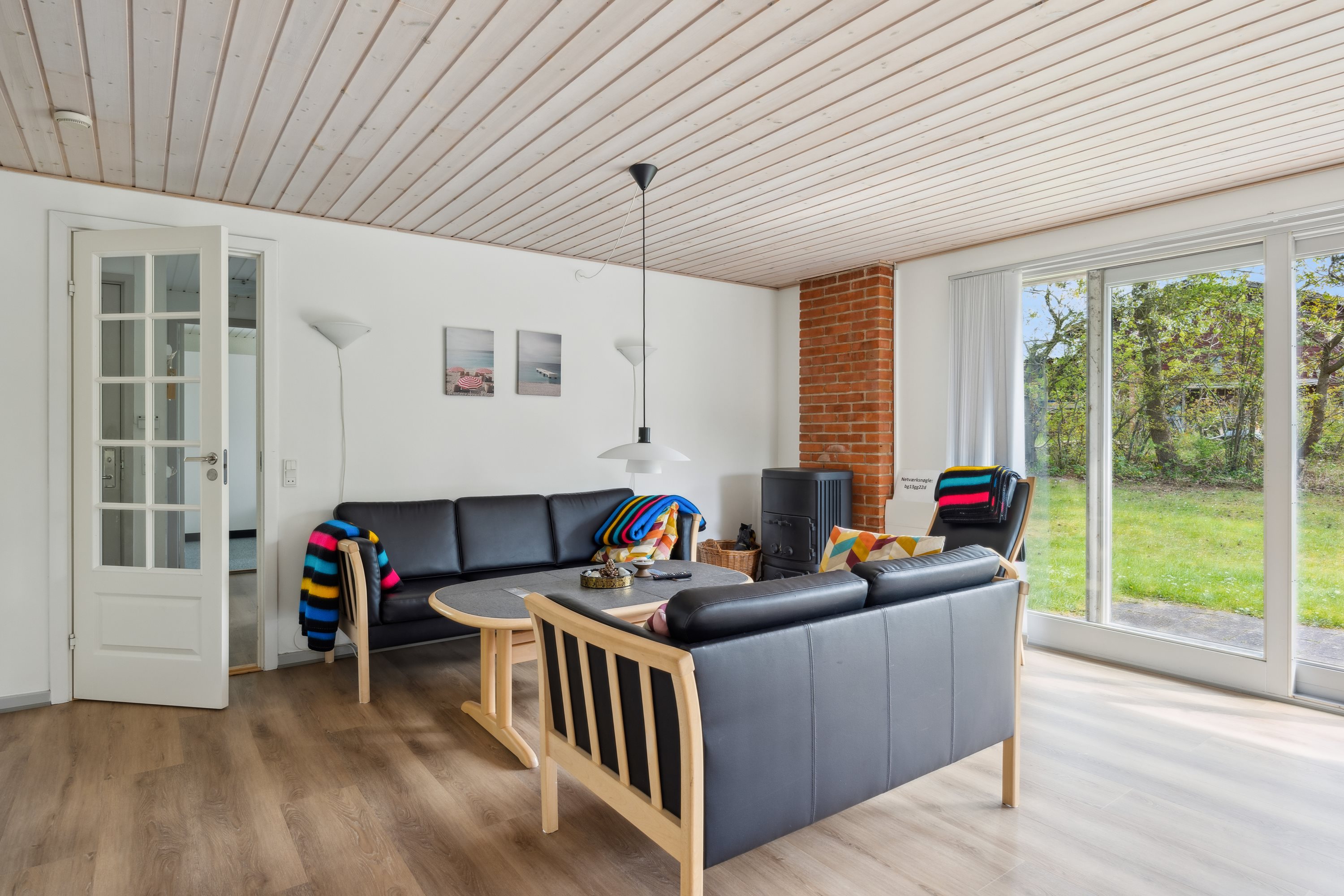 Fremhævet stue billede i fuldskærmstilstand. Billede af Tjørnevej 3, Handrup Strand, 8400 Ebeltoft
